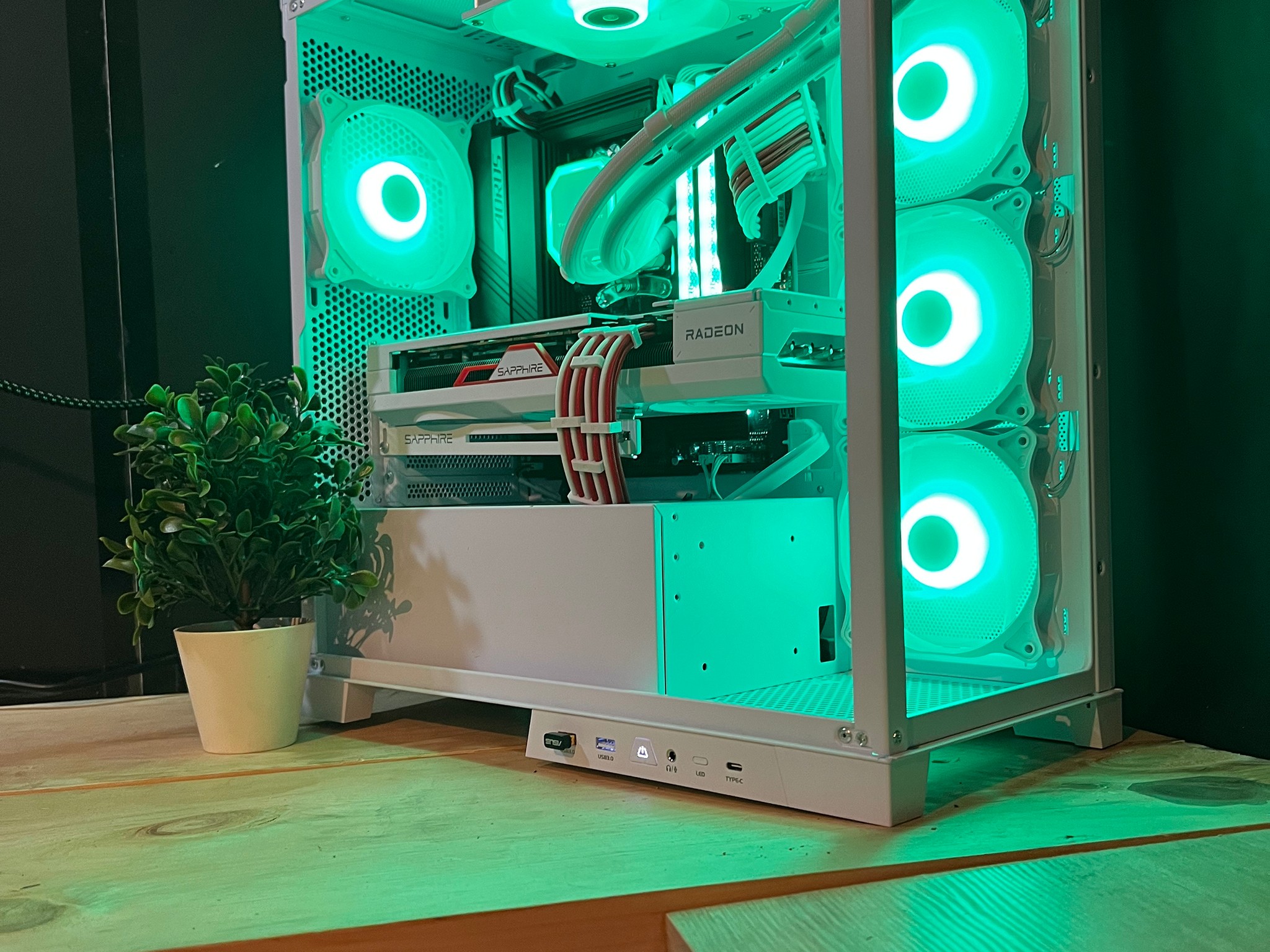 white wolf 7800x3d 7800xt 32g ddr5 no compromise gaming pc/content creation