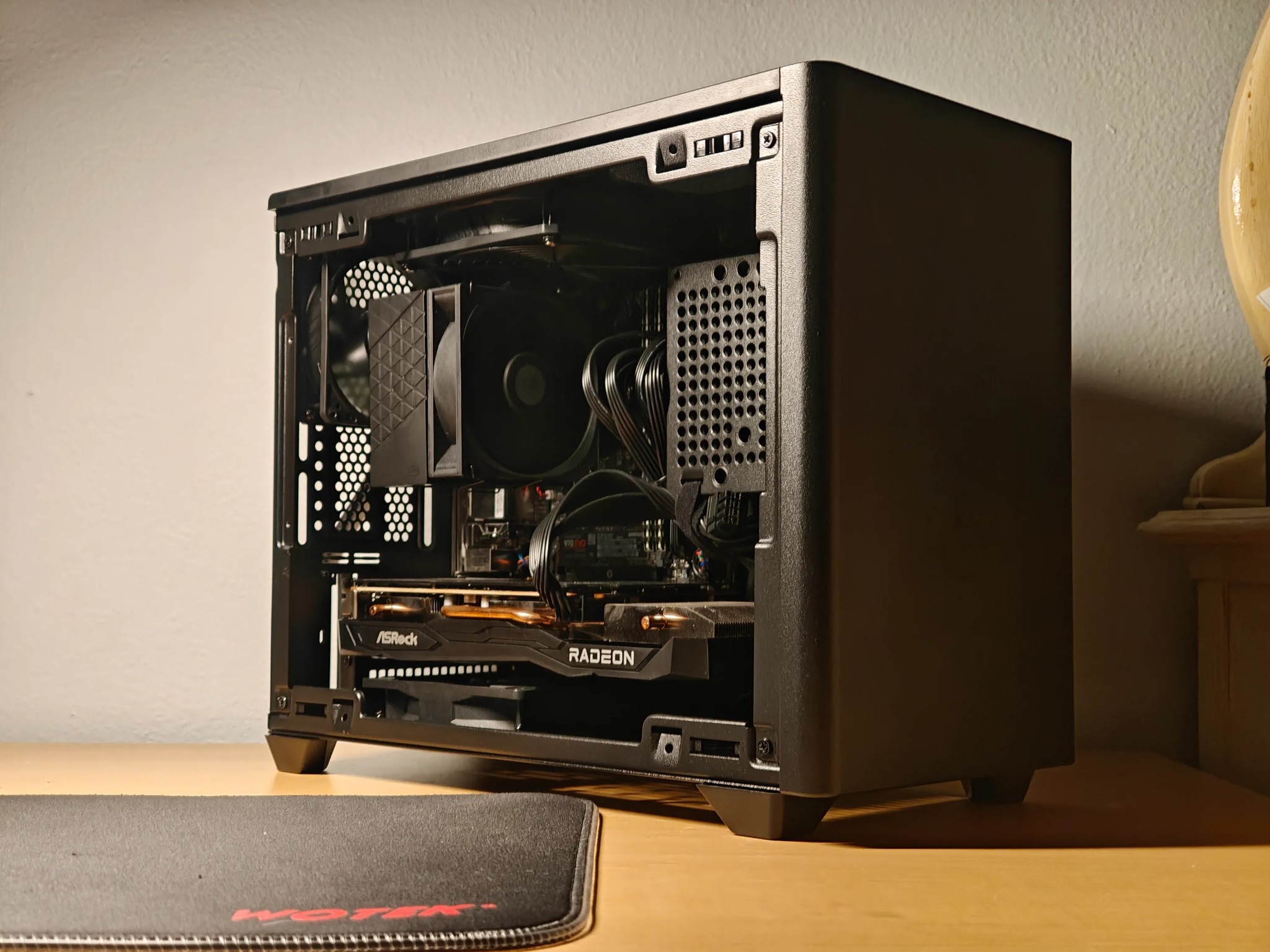 Stealthy SFF | RX 7600 | R5 5600 | 1 TB NVME | 32 GB DDR4