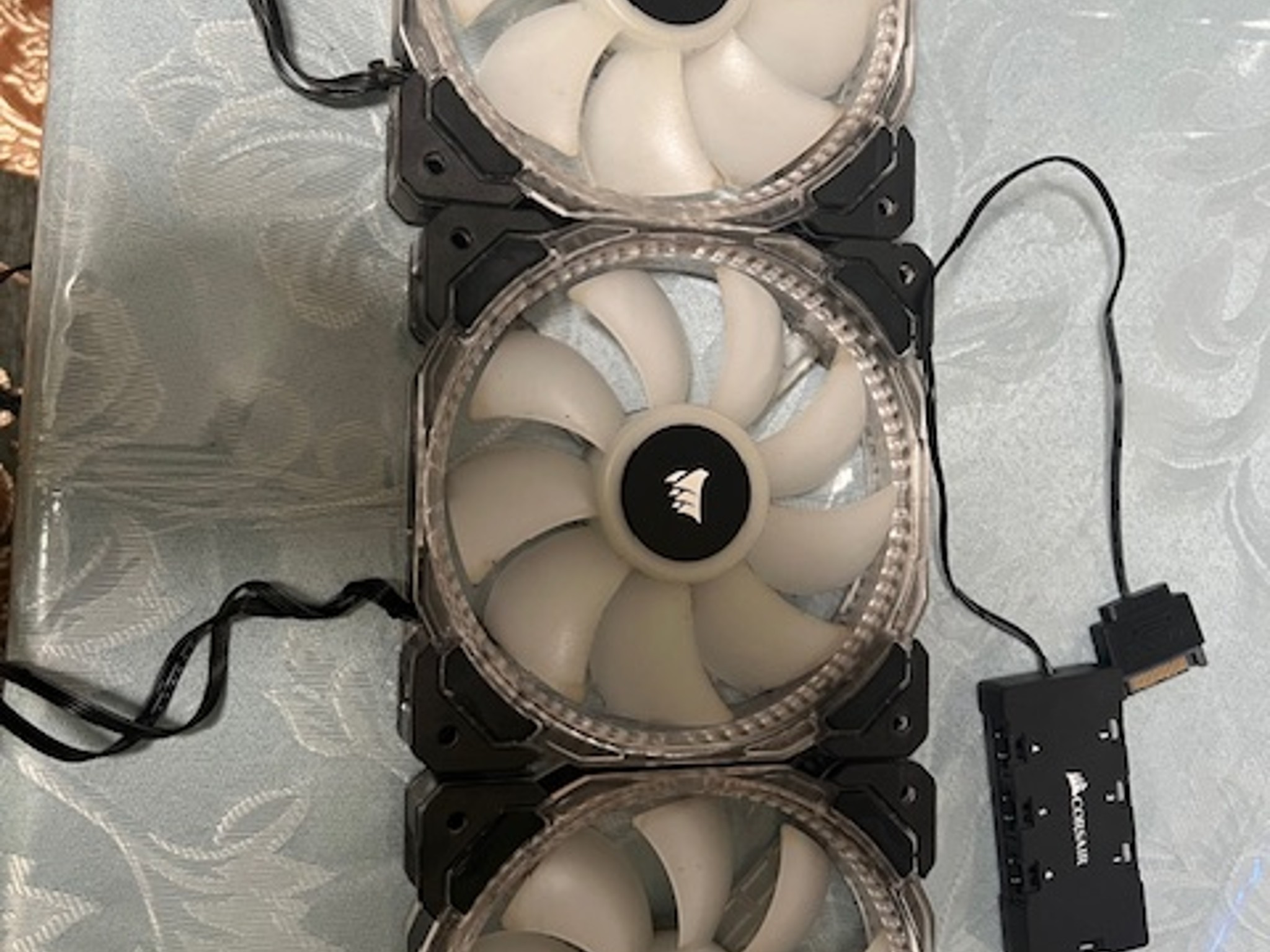 Corsair CO-9050067-WW HD Series, HD120 RGB LED, 120mm High Performance RGB LED PWM 3 fans