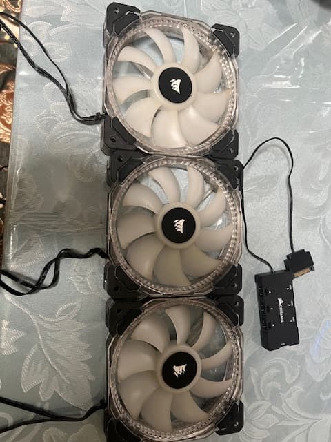 Corsair CO-9050067-WW HD Series, HD120 RGB LED, 120mm High Performance RGB LED PWM 3 fans