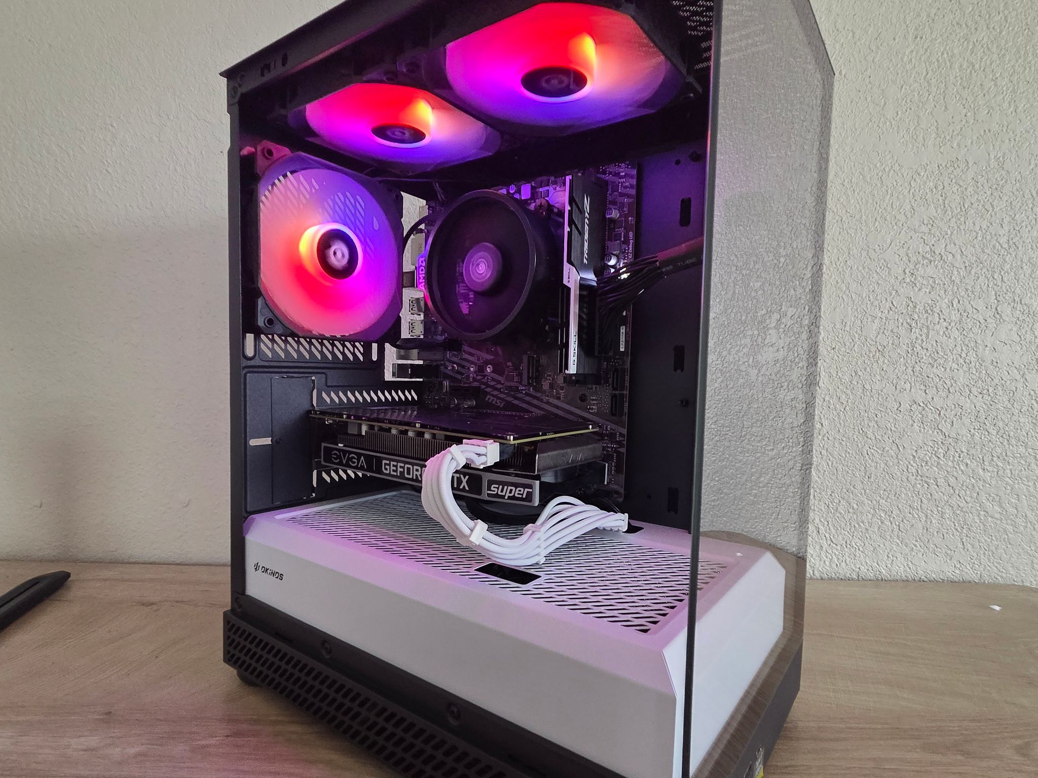 ⚫⚪ MONO SHADOW — Black & White Gaming PC