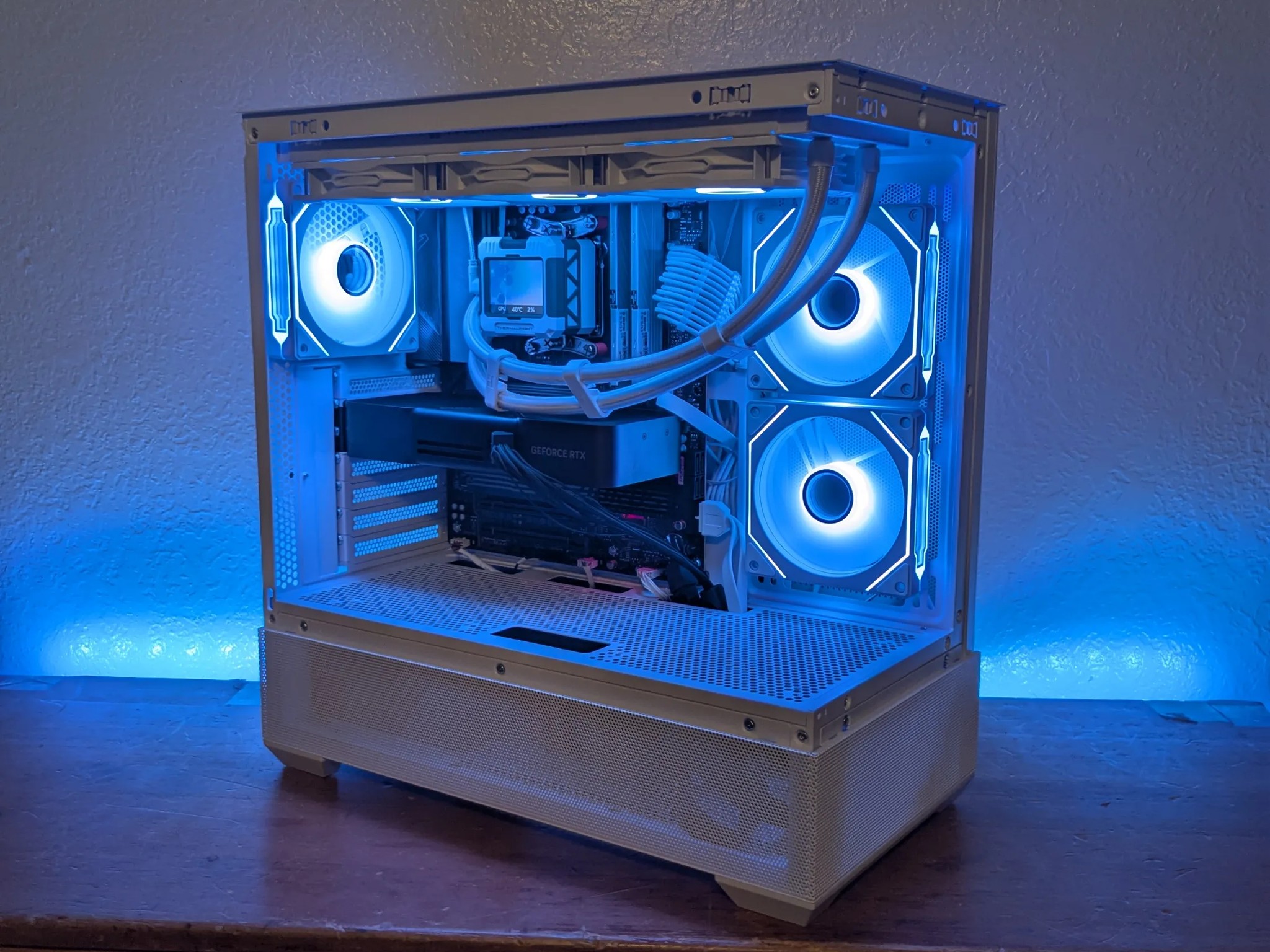 RTX 5070, Ryzen 5 7600, 32 GB DDR5 6000, 1 TB NVME SSD