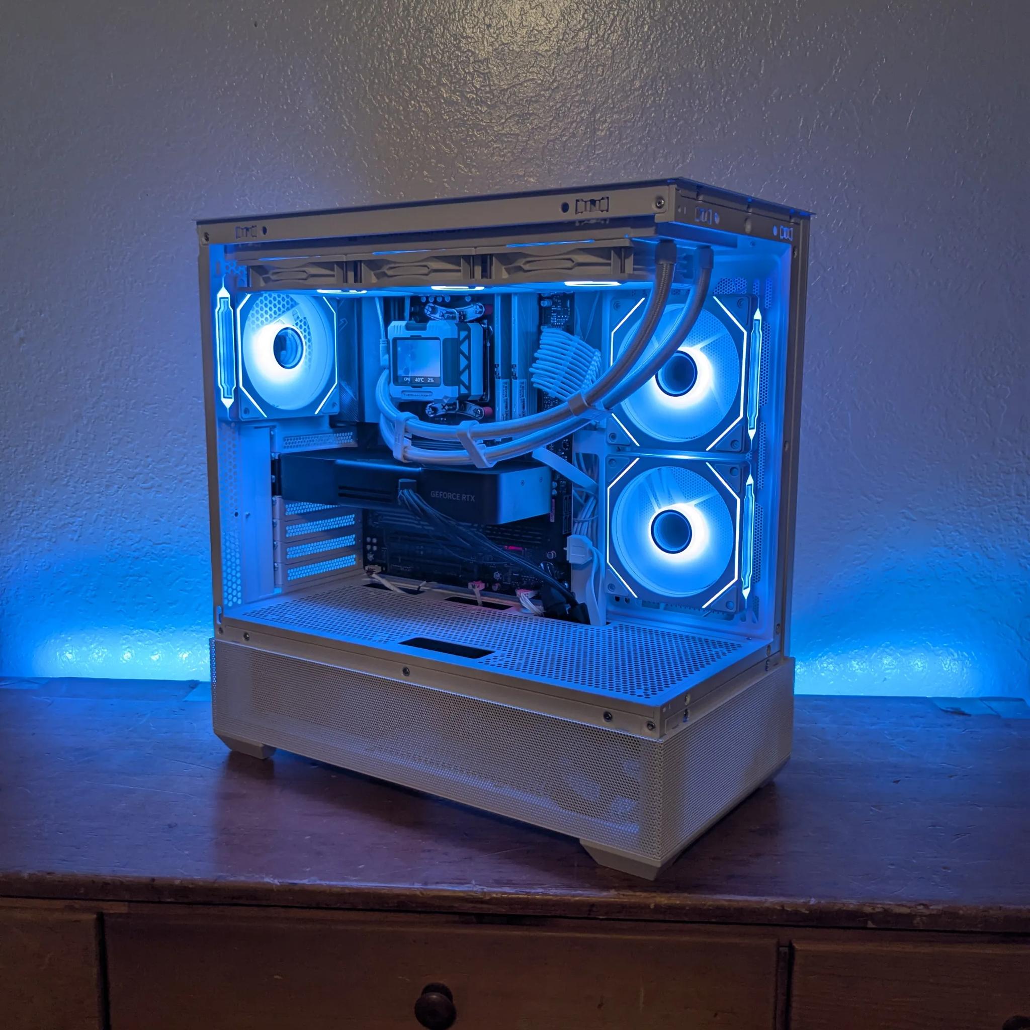 RTX 5070, Ryzen 5 7600, 32 GB DDR5 6000, 1 TB NVME SSD