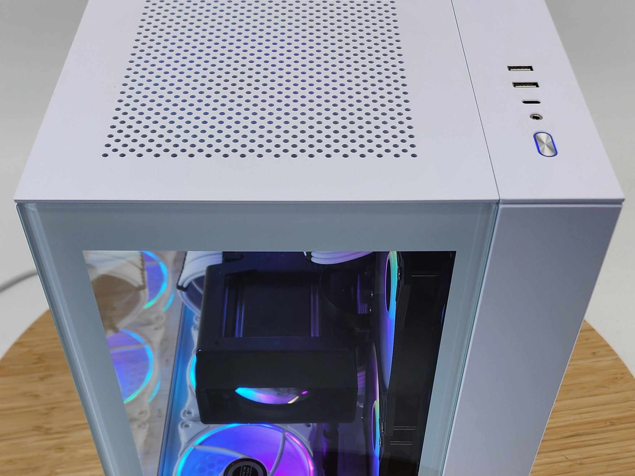 Gaming PC i5-14600KF 32GB RAM 1TB SSD RX 9070 XT 16GB Windows 11 Computer