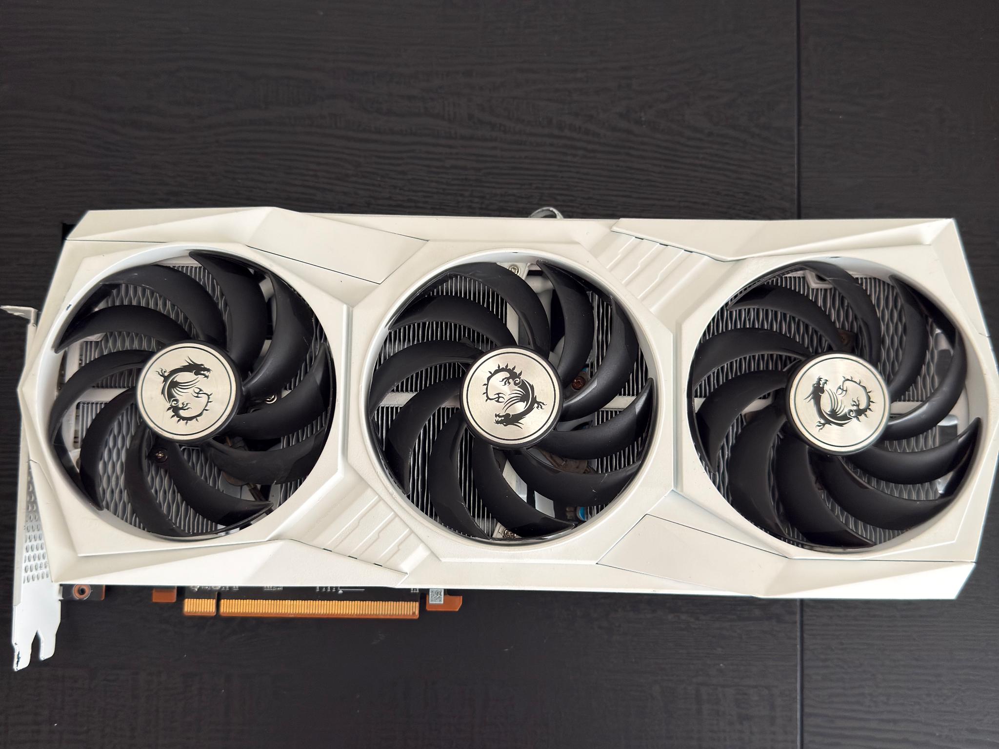RX 6800 -CUSTOM PAINTED-
