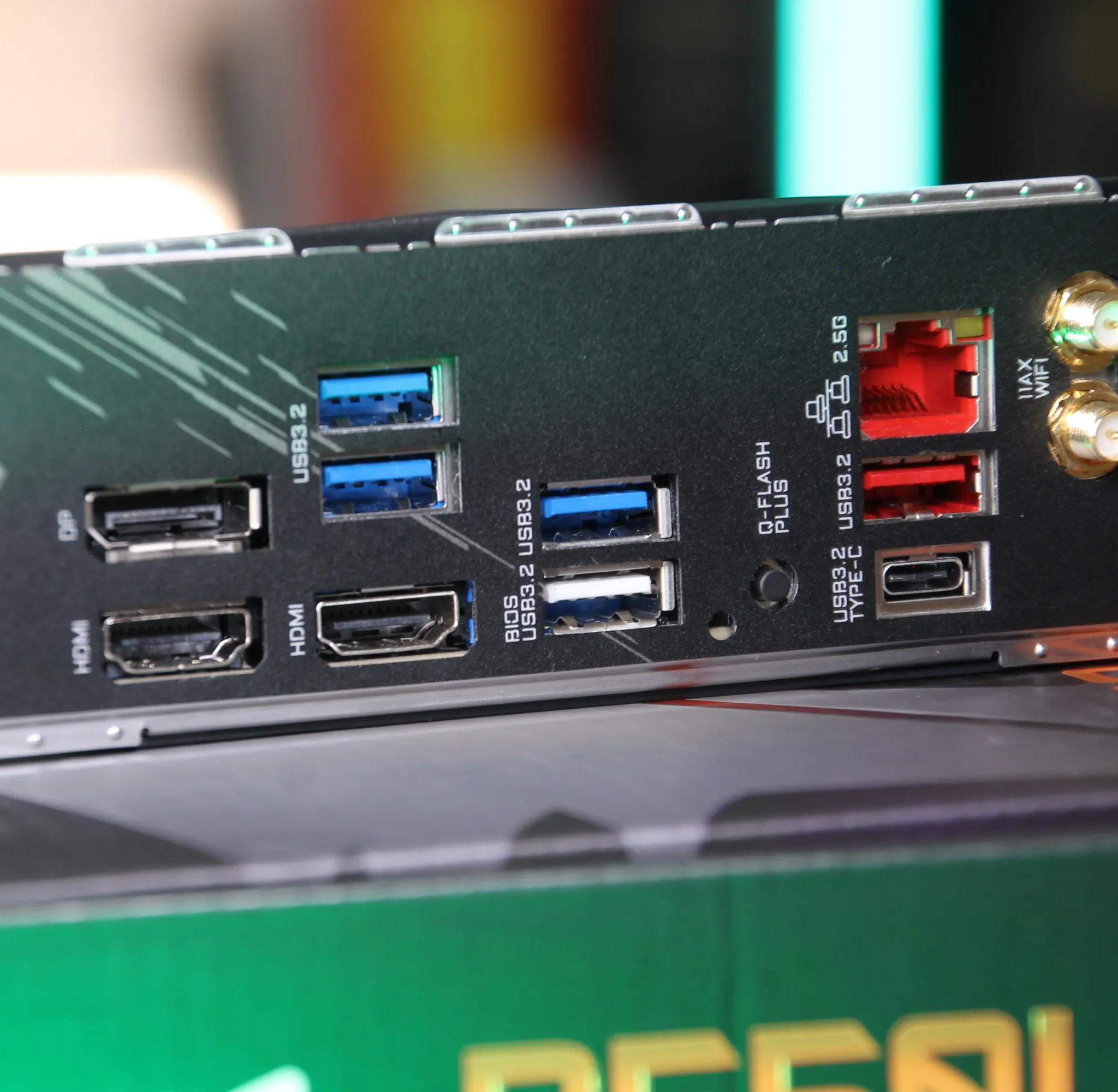 GIGABYTE B550i AORUS PRO AX ITX Motherboard