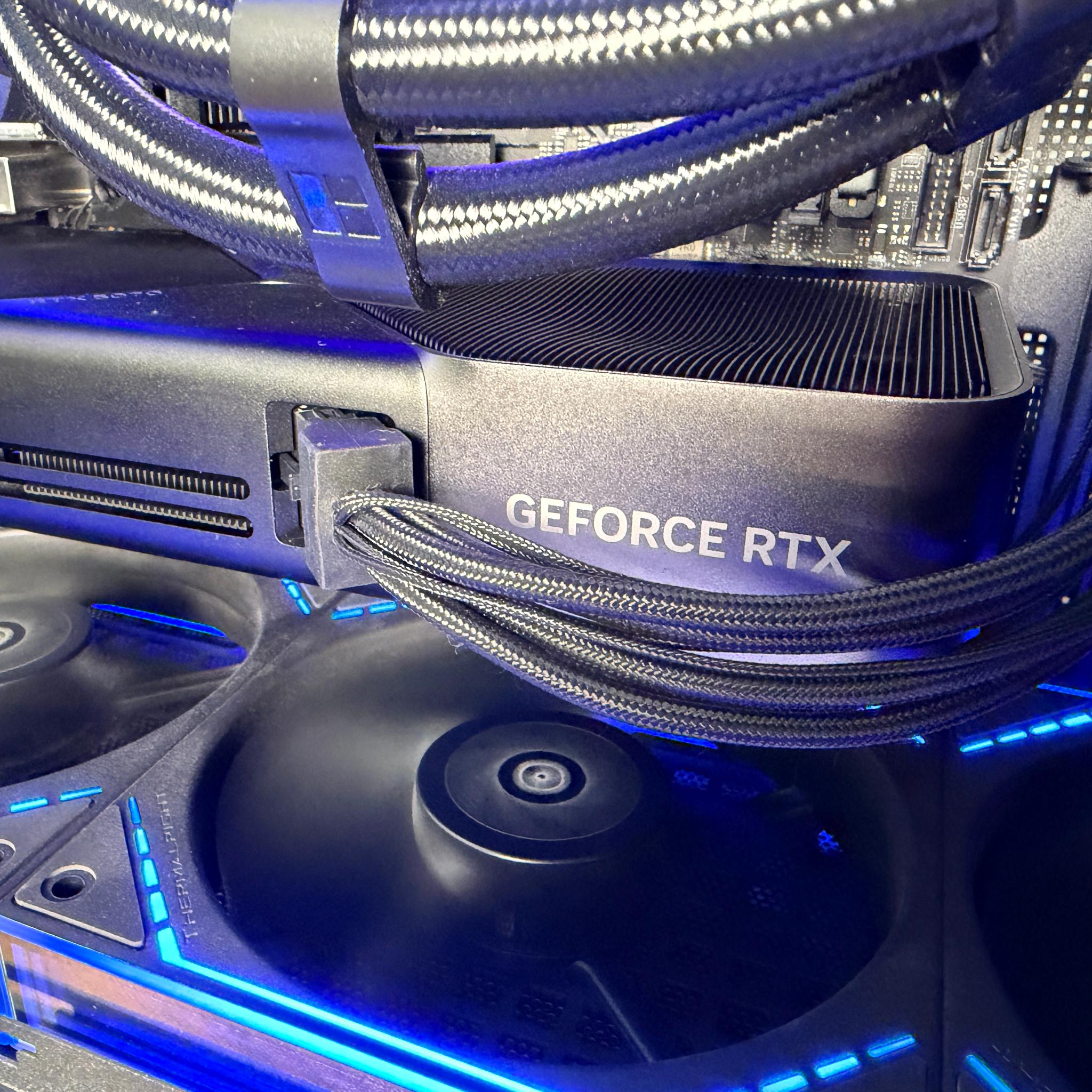 KAIROS⏳ | RTX 5070 FE + Ryzen 7 7800X3D + 32GB Ram 6000Mhz CL-28 + 1Tb Nvme ssd