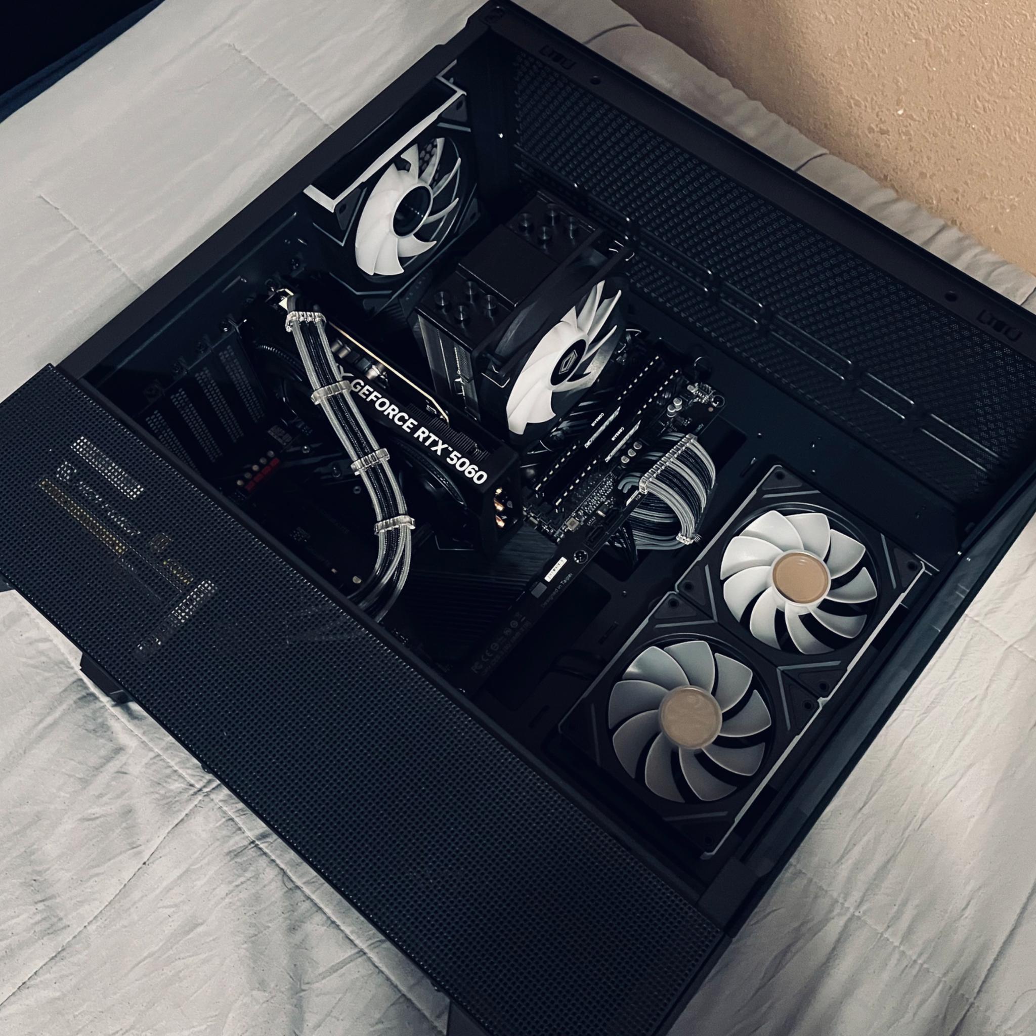 Pro Gaming PC |RTX 5060 // Ryzen 5600 // 32GB DDR4|