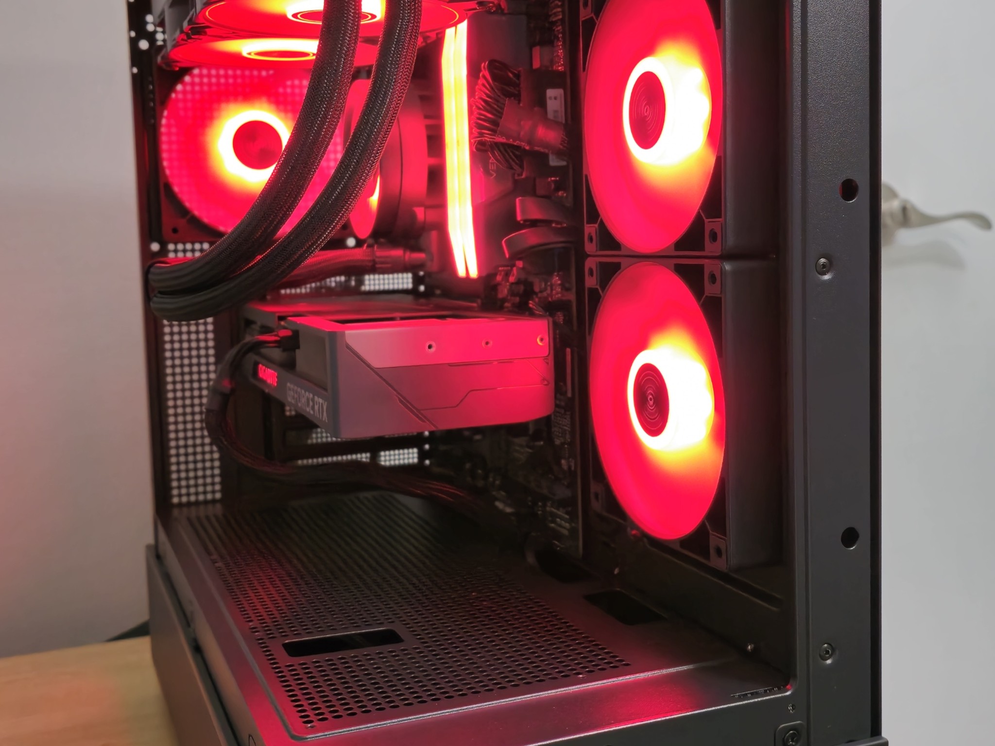 ⬛Onyx⬛ RTX 4070 Super ⬛ Ryzen 7 7700X ⬛ 32GB DDR5-6000 ⬛ 2 TB SSD