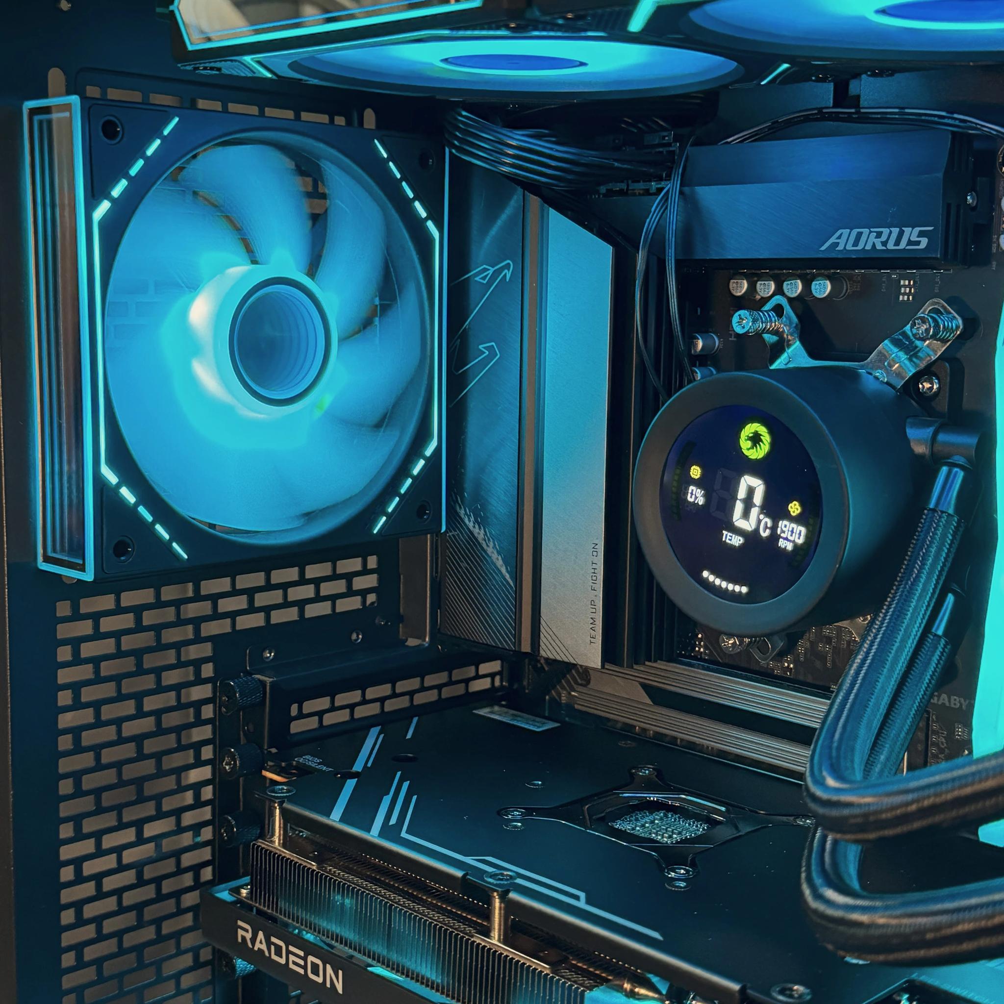 Blue Beetle|Ryzen 7 7700X|RX 7900GRE|32GB RAM|4TB SSD