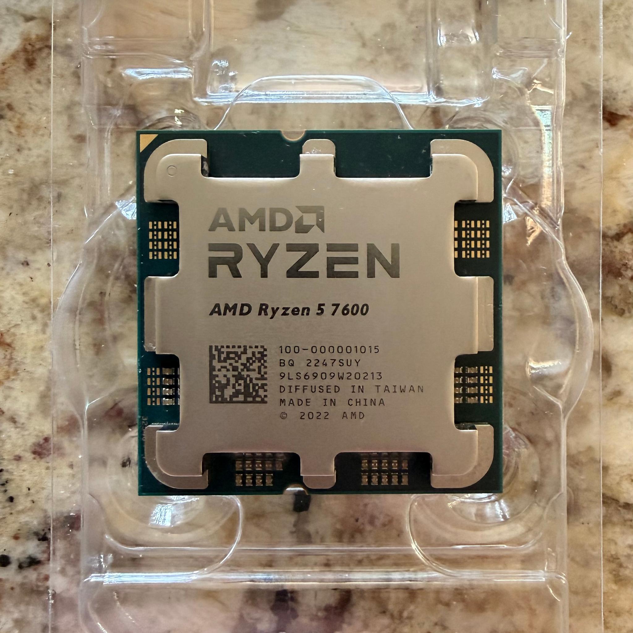 AMD Ryzen 5 7600 (6 Cores/12 Threads, AM5)