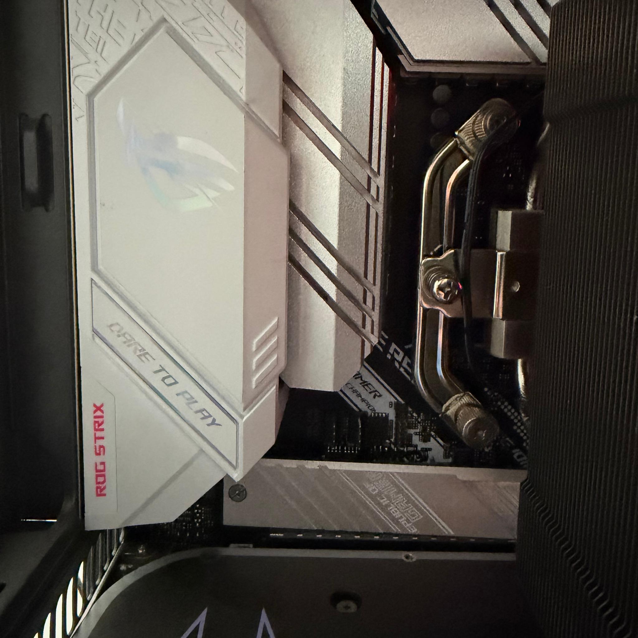 RYZEN 5800X/32 GB DDR4/ ROG STRIX CUSTOM GAMING PC