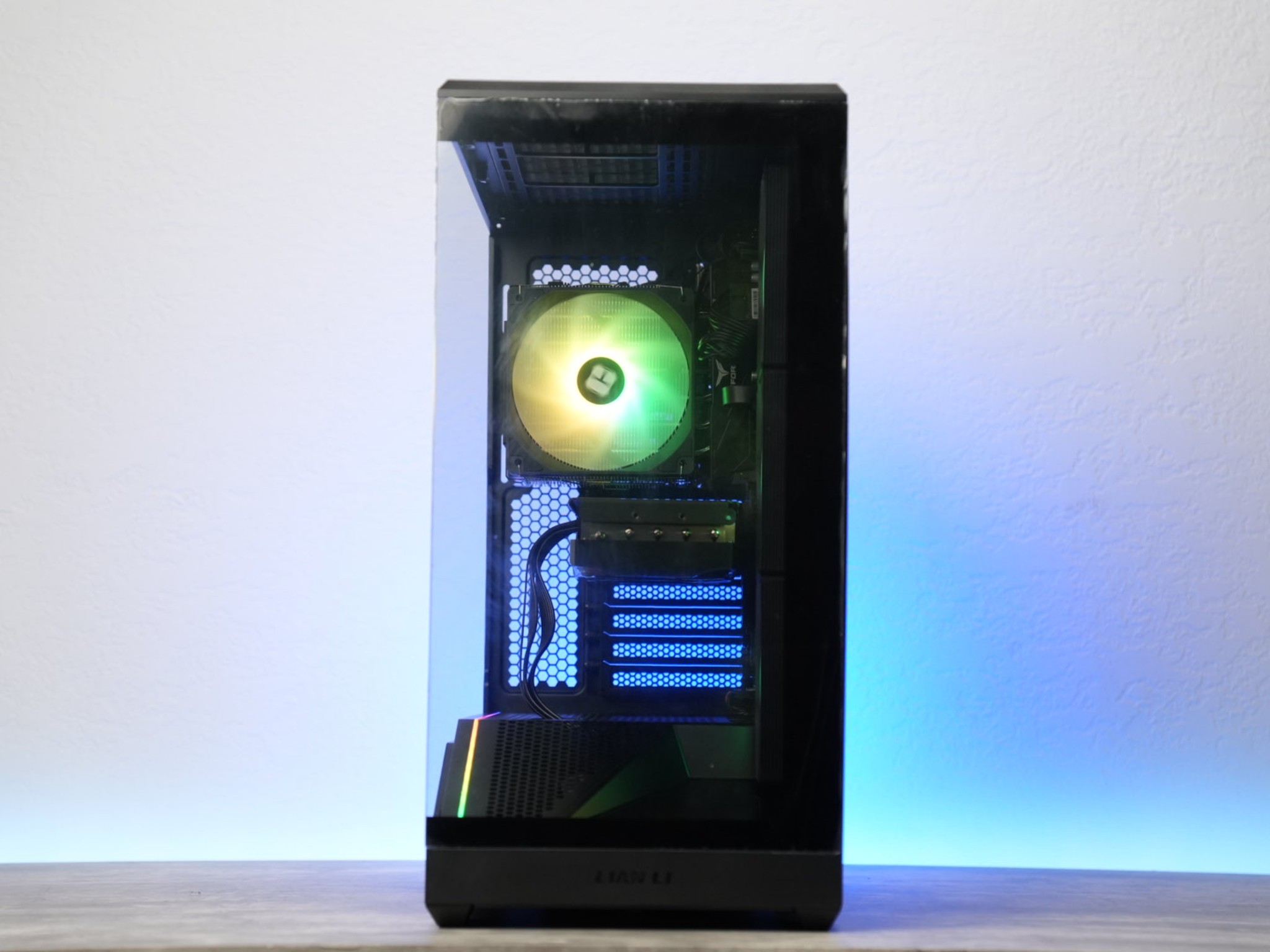 Gaming PC | RTX 5070 | RYZEN 7 7700 | 16GB DDR5 | 2TB SSD | WIN 11 | WiFi + BT