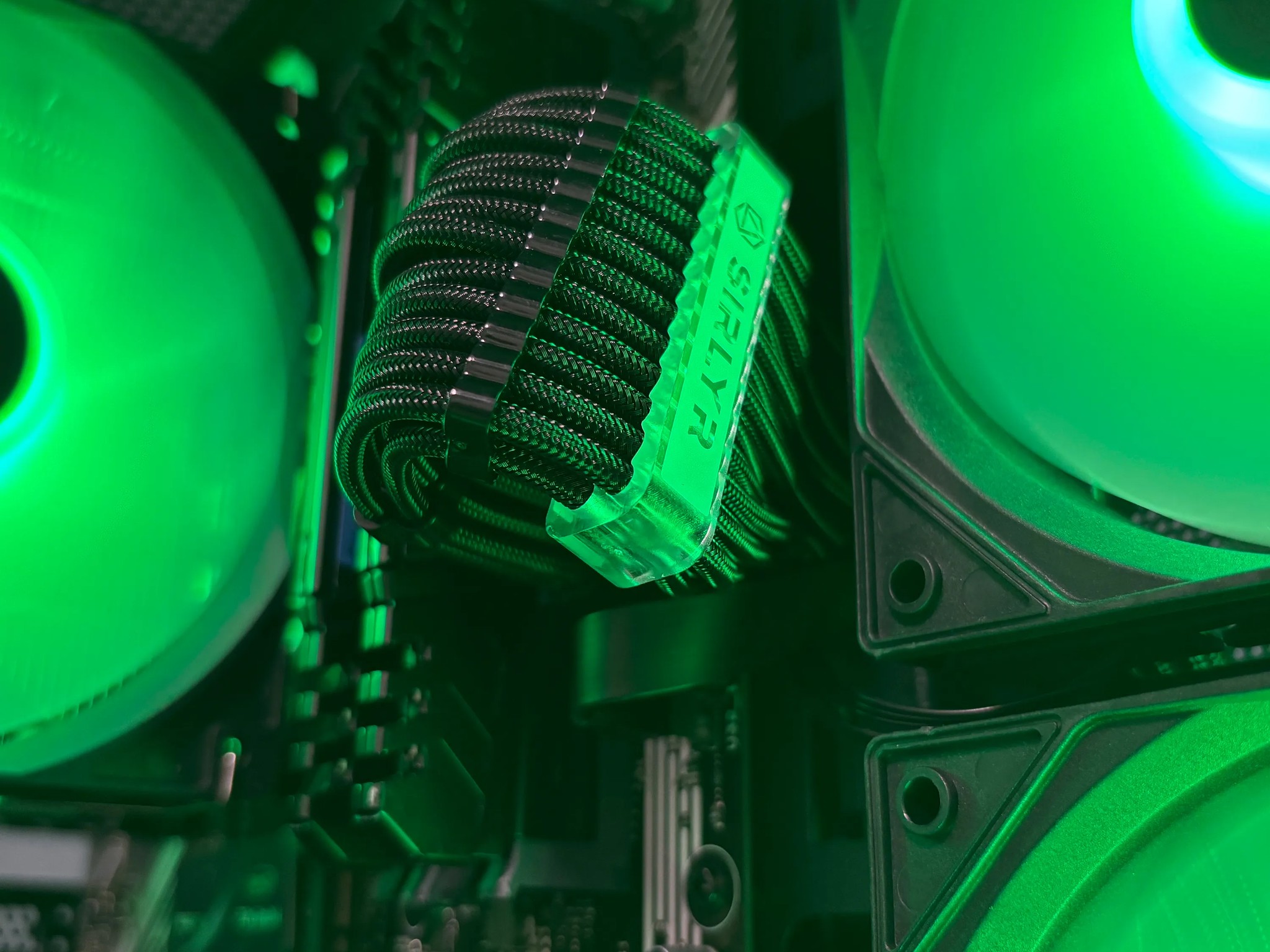 Fish Tank RTX Gaming PC