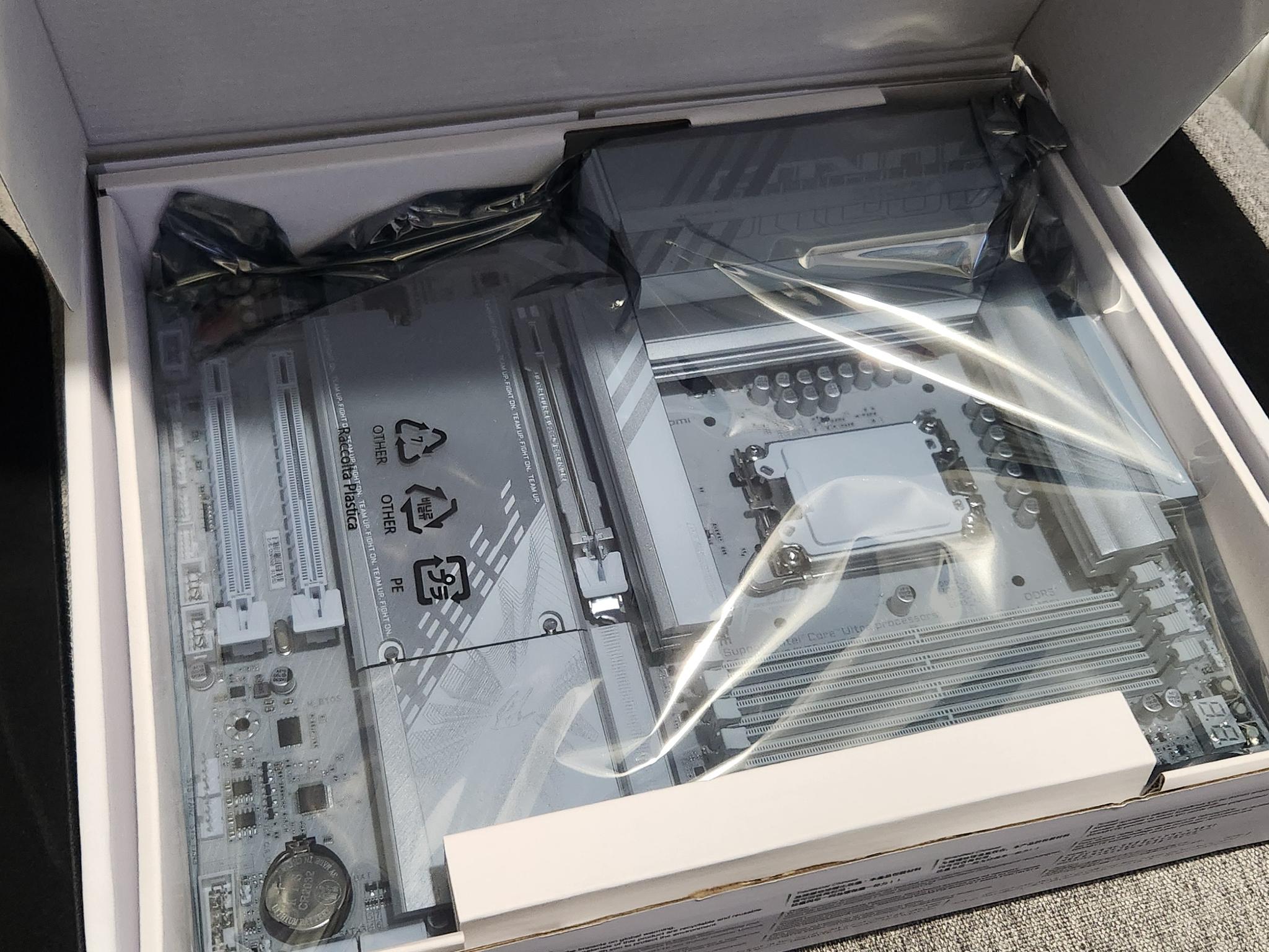 Gigabyte Z890 AORUS ELITE WIFI7 ICE