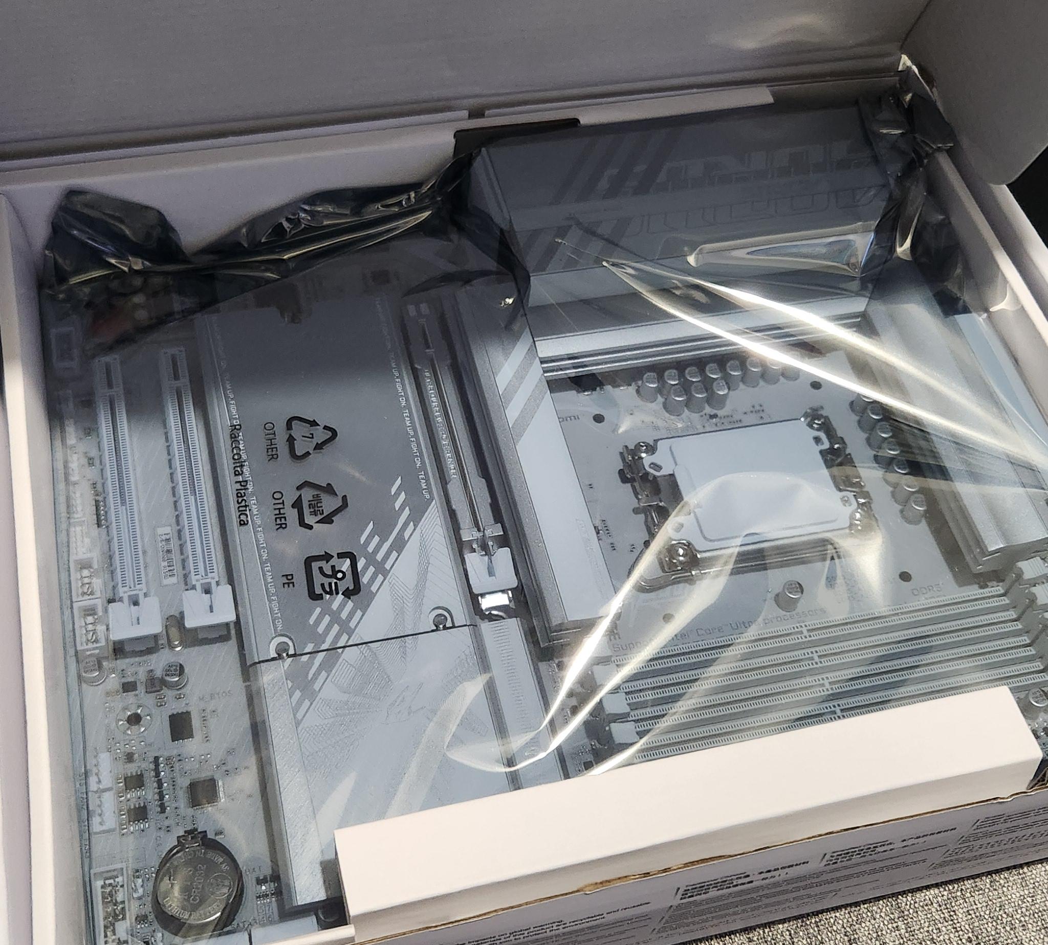 Gigabyte Z890 AORUS ELITE WIFI7 ICE