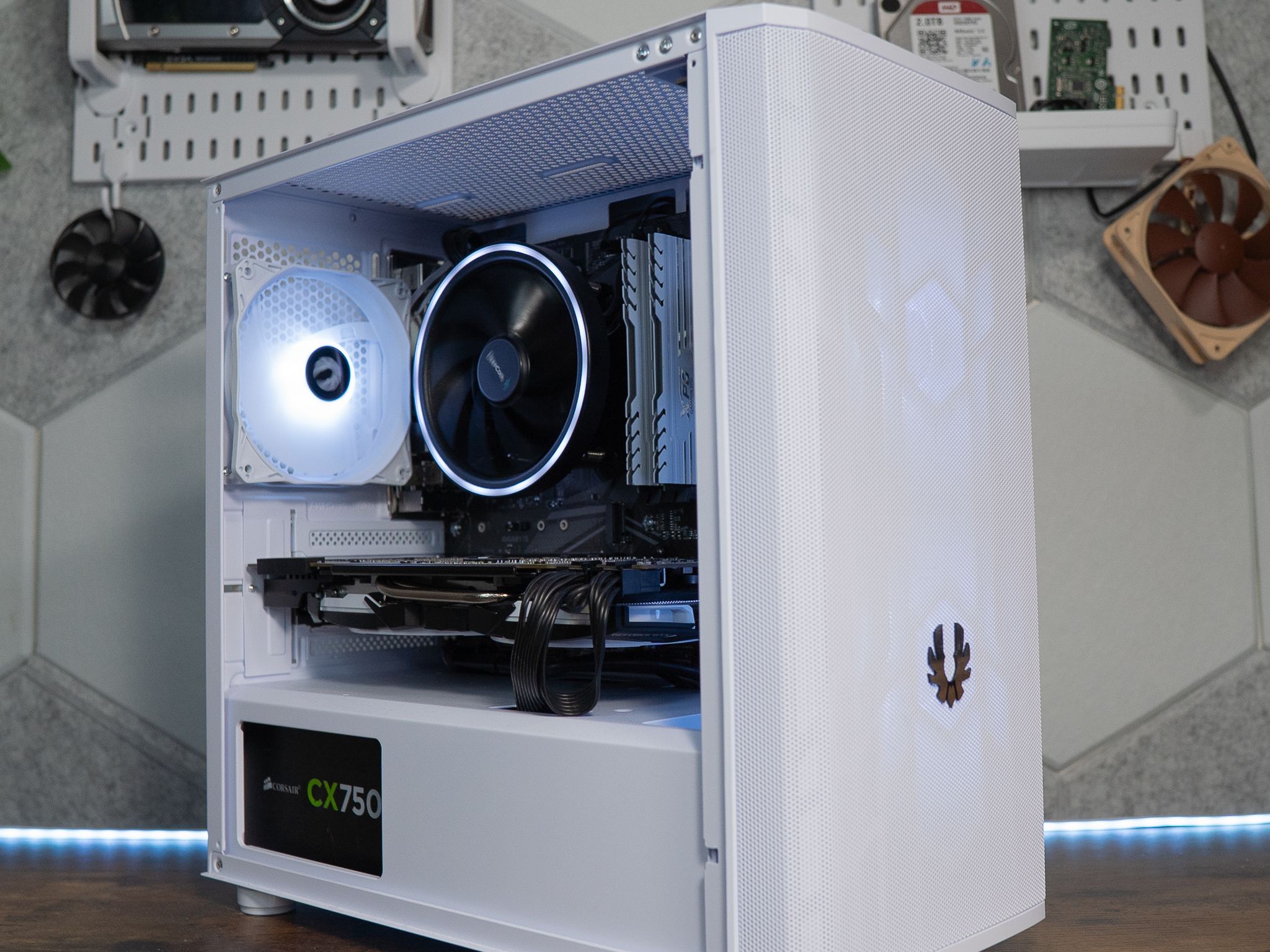 🌨🌨 | MSI GTX 1080Ti 11GB | RYZEN 7 5700X | 16GB DDR4 RAM | 1.25TB | Arctic Rainbow