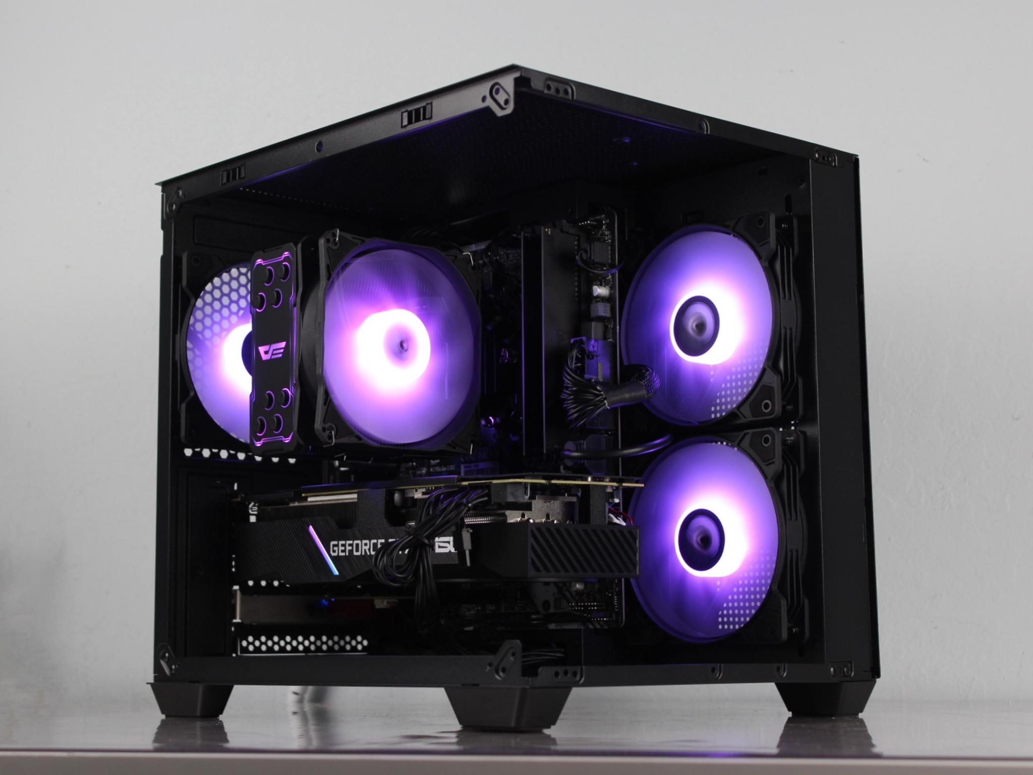 Powerful Black Gaming PC – RTX 2080, Intel i7 9700F, 16GB DDR4, 1TB NVMe SSD - RGB/WiFi/BlueTooth