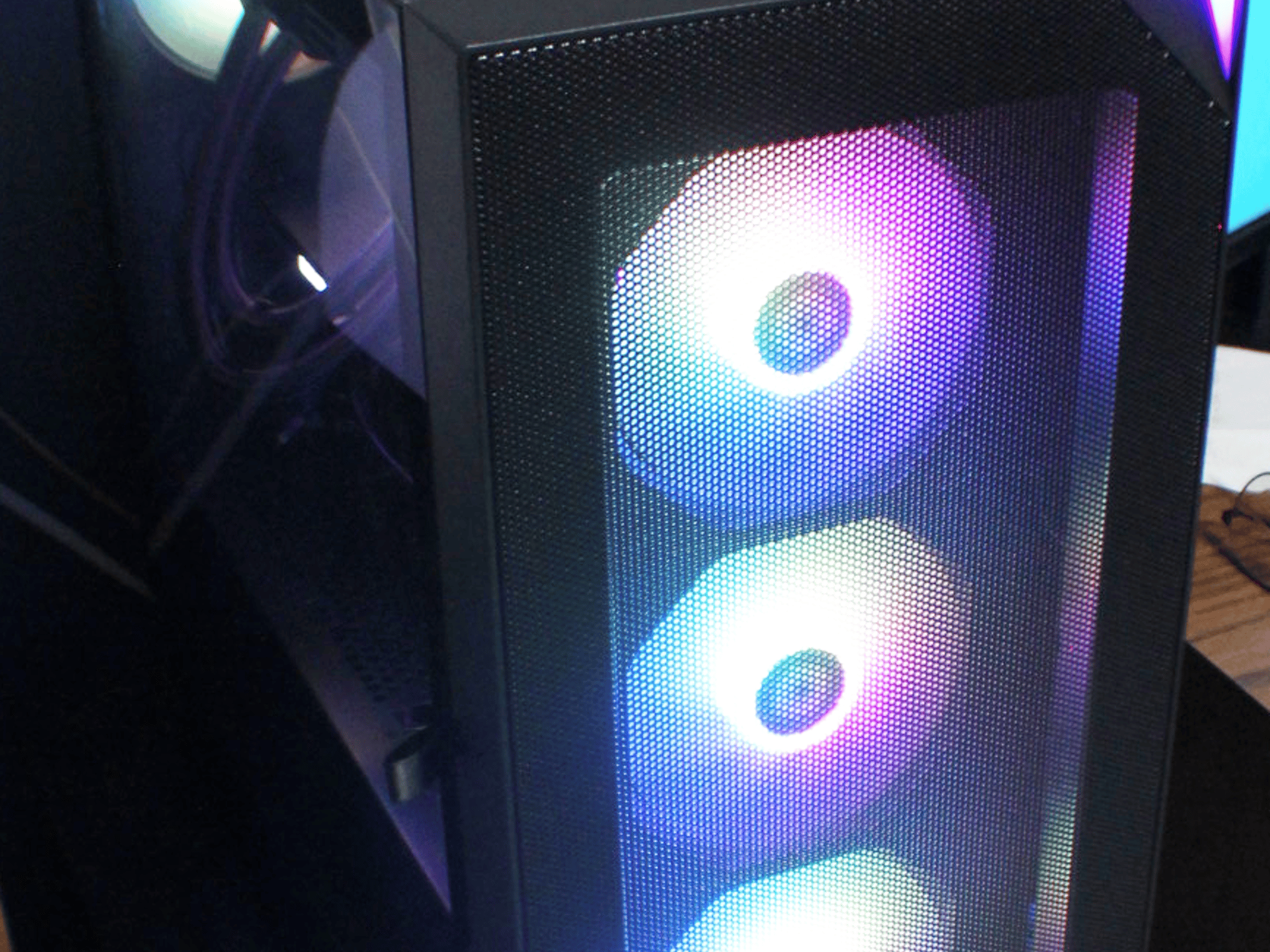 RYZEN 9 7950X3D / GIGABYTE X870 AUROS ELITE WIFI7 / INTEL ARC B580OS EL