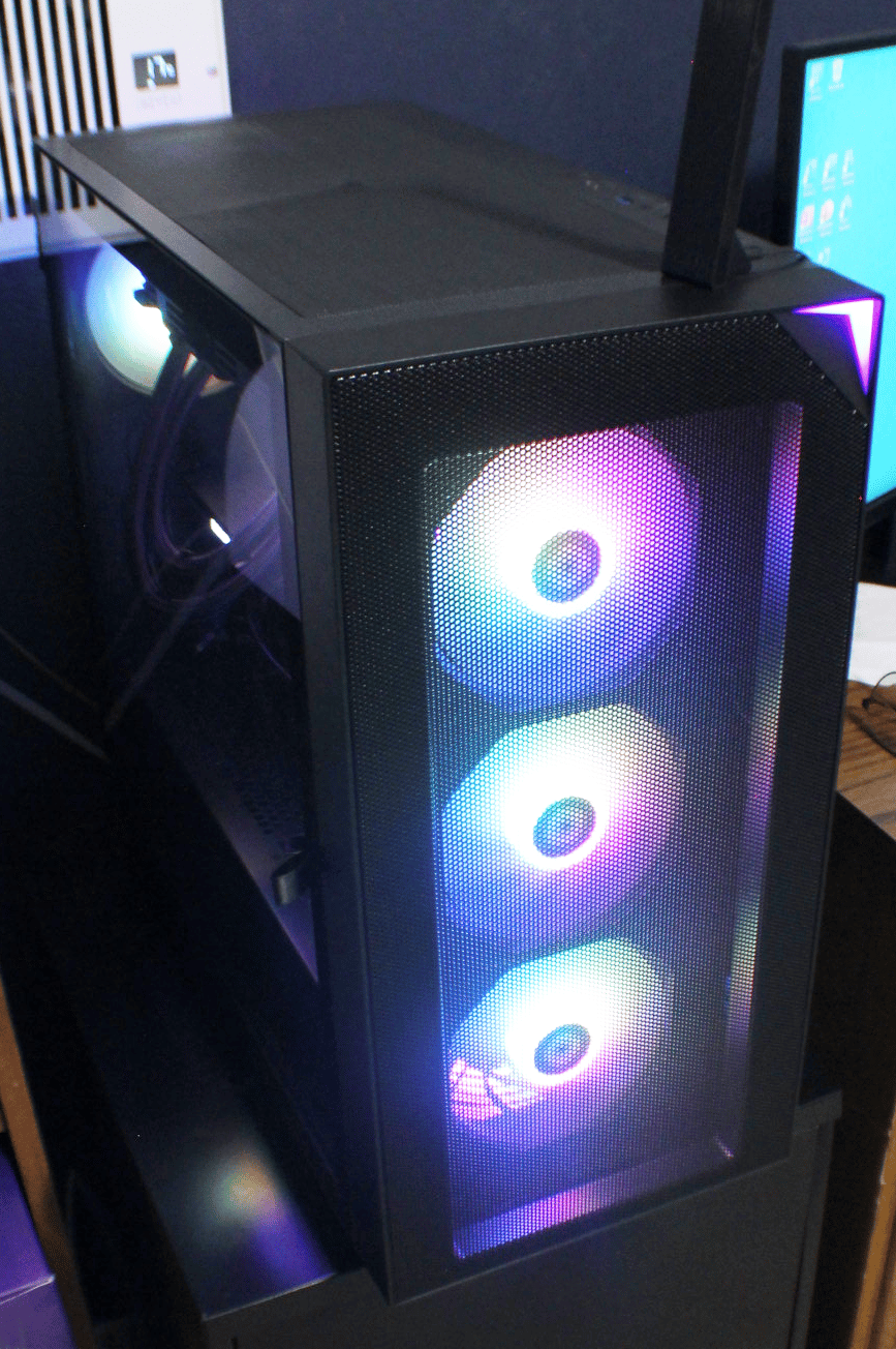 RYZEN 9 7950X3D / GIGABYTE X870 AUROS ELITE WIFI7 / INTEL ARC B580OS EL