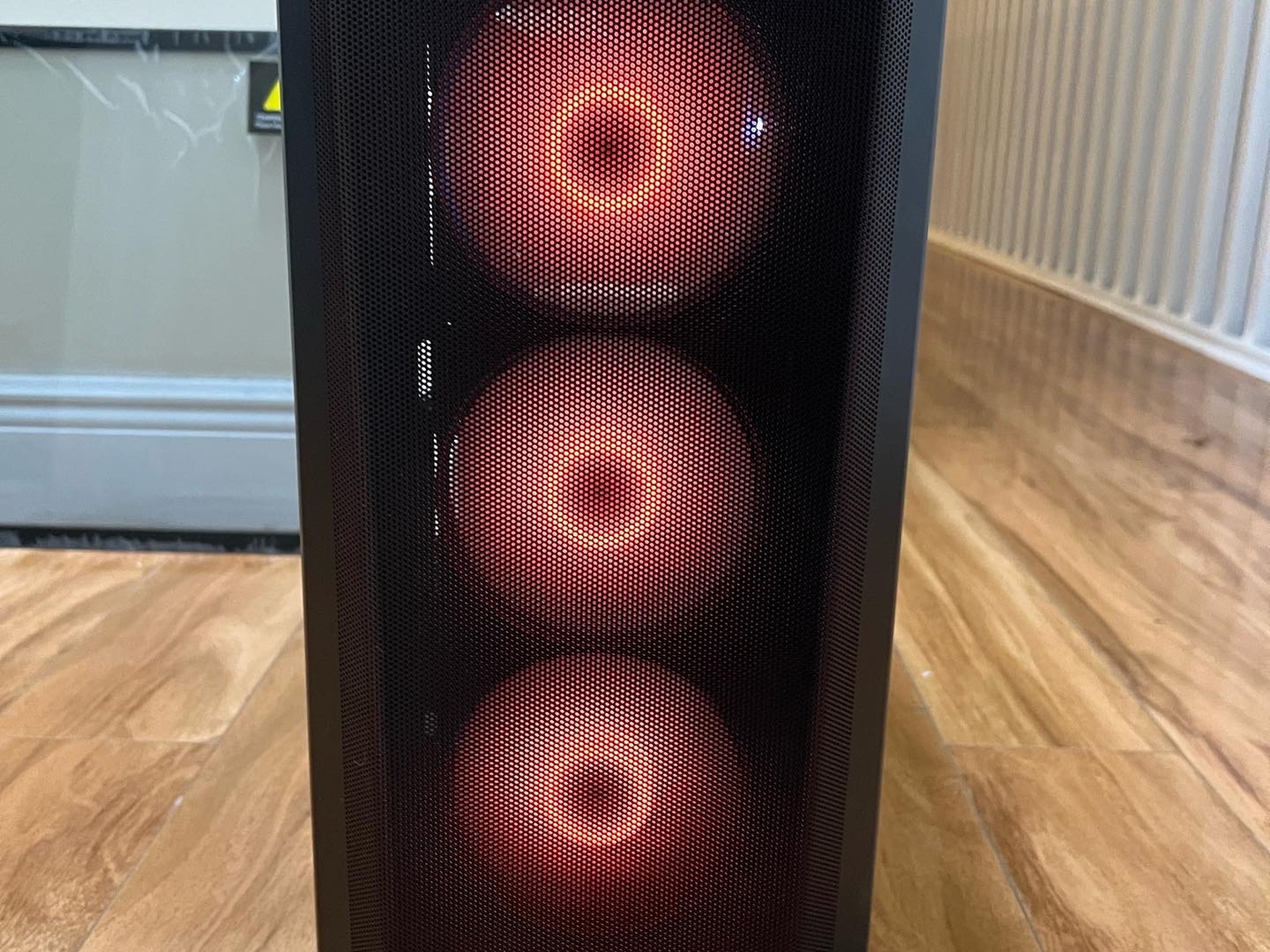 Red Liner (GTX 1070 + I5 9600KF)