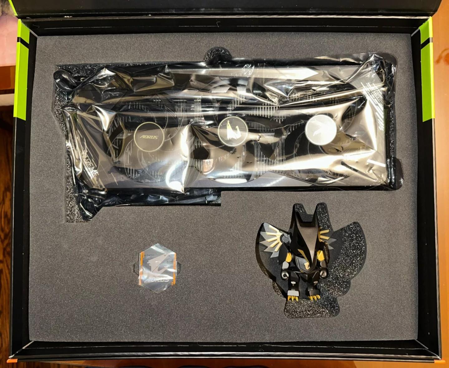 AORUS XTREME 3090 24GB: 🚀 Unmatched Performance for Next-Level Gaming 🎮