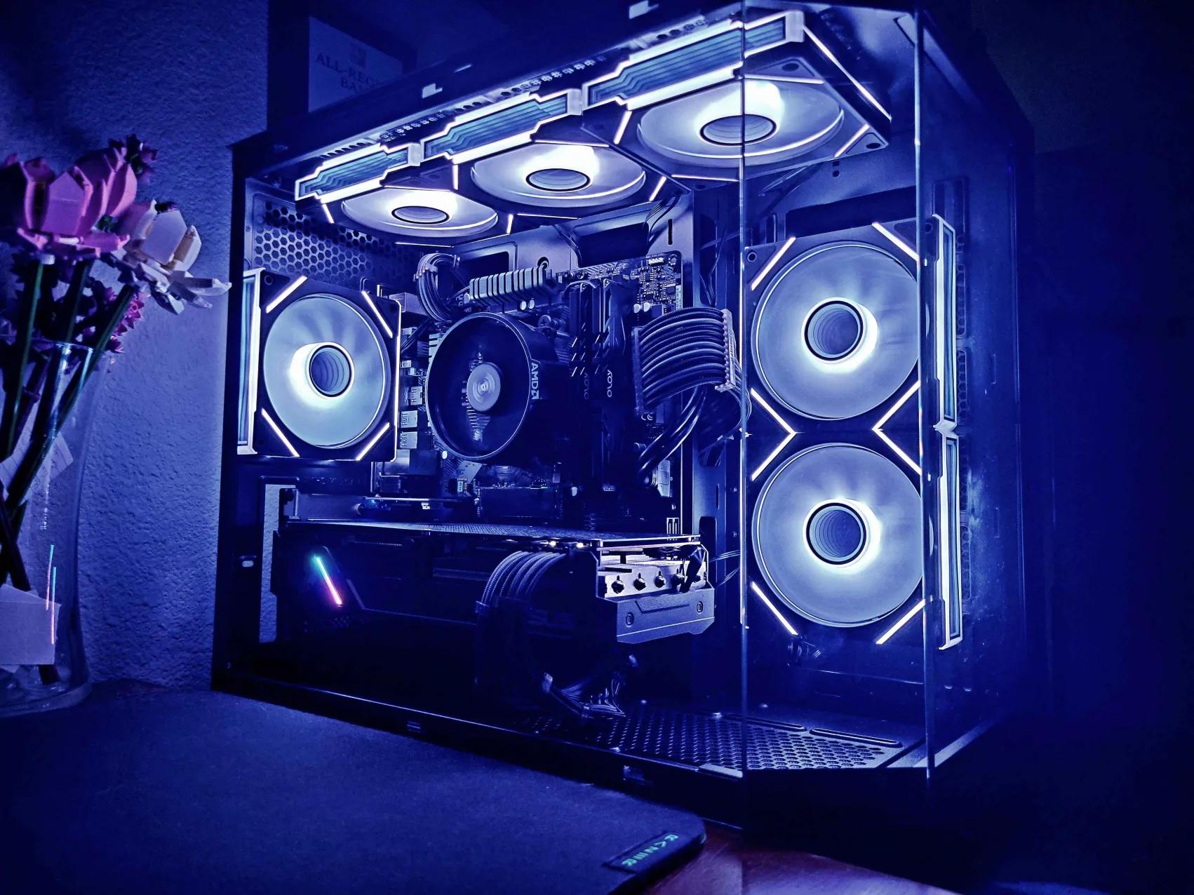 ⚫ Lunar Veil ⚪ | RYZEN 5 + RX 5700XT Gaming PC