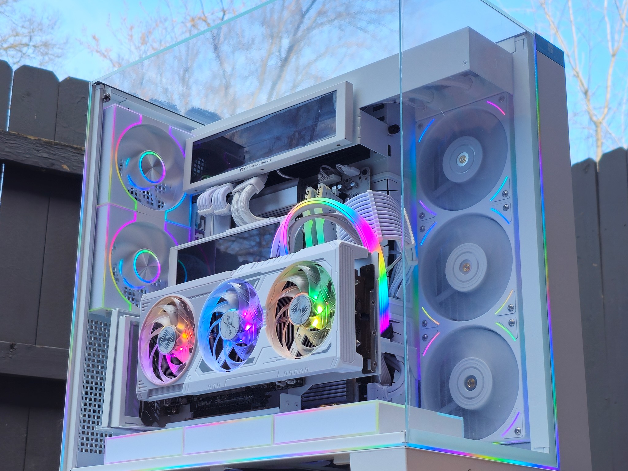 ☃️ High End Whiteout Gaming PC • AMD 9070XT • Ryzen 7 9850X3D • 32GB RAM • 2TB SSD • Plug n' Play