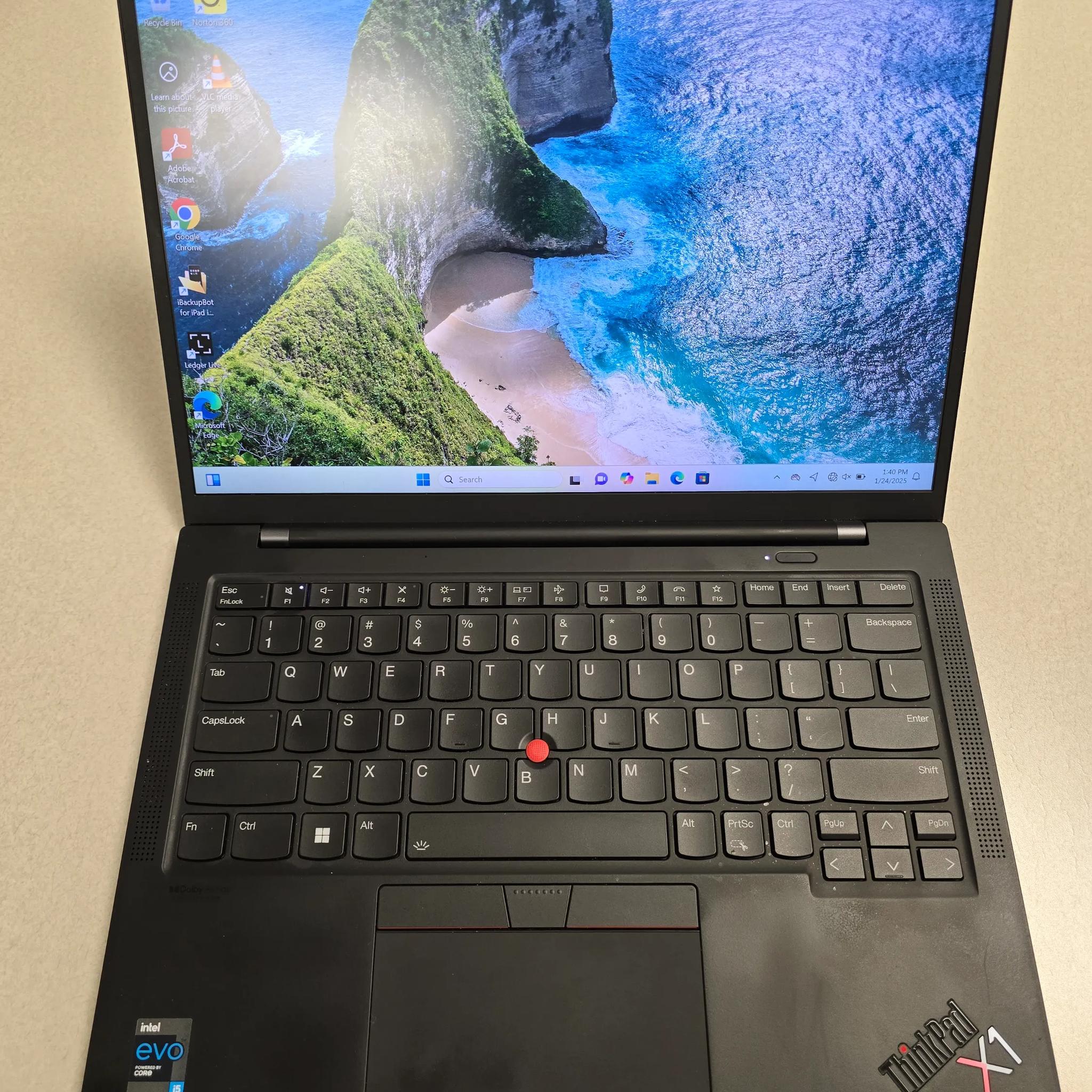 Lenovo ThinkPad X1 Carbon Gen 9 Intel i5 11th gen 2.4Ghz 256GB SSD 16GB Ram