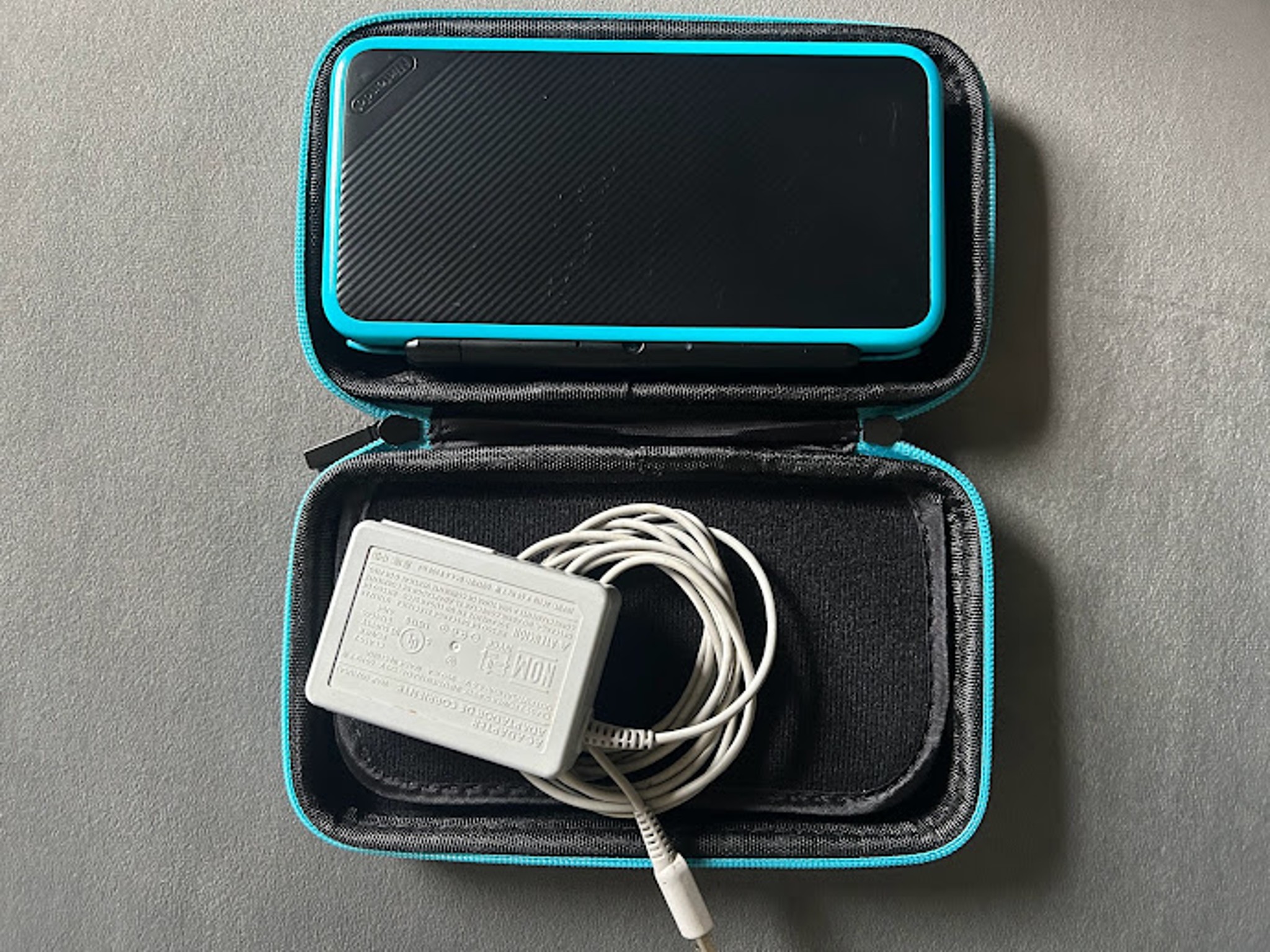 Nintendo New 2DS XL - Black / Turquoise