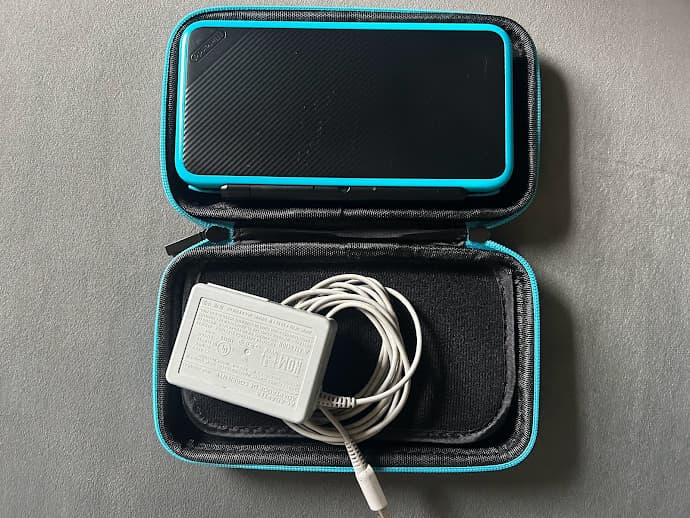 Nintendo New 2DS XL - Black / Turquoise