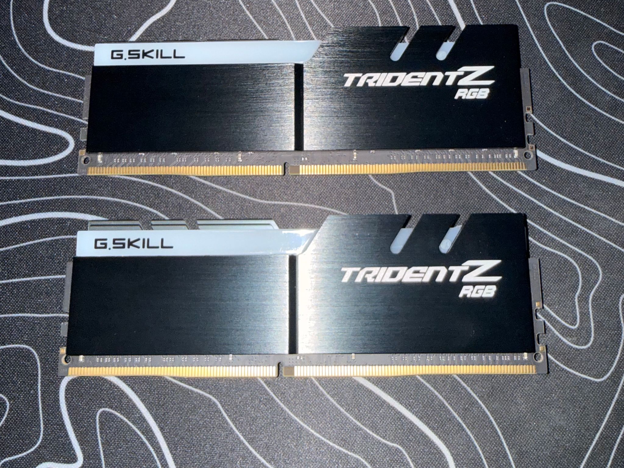 G.SKILL Trident Z RGB 32GB (2x16GB) DDR4-3200MHZ DIMM