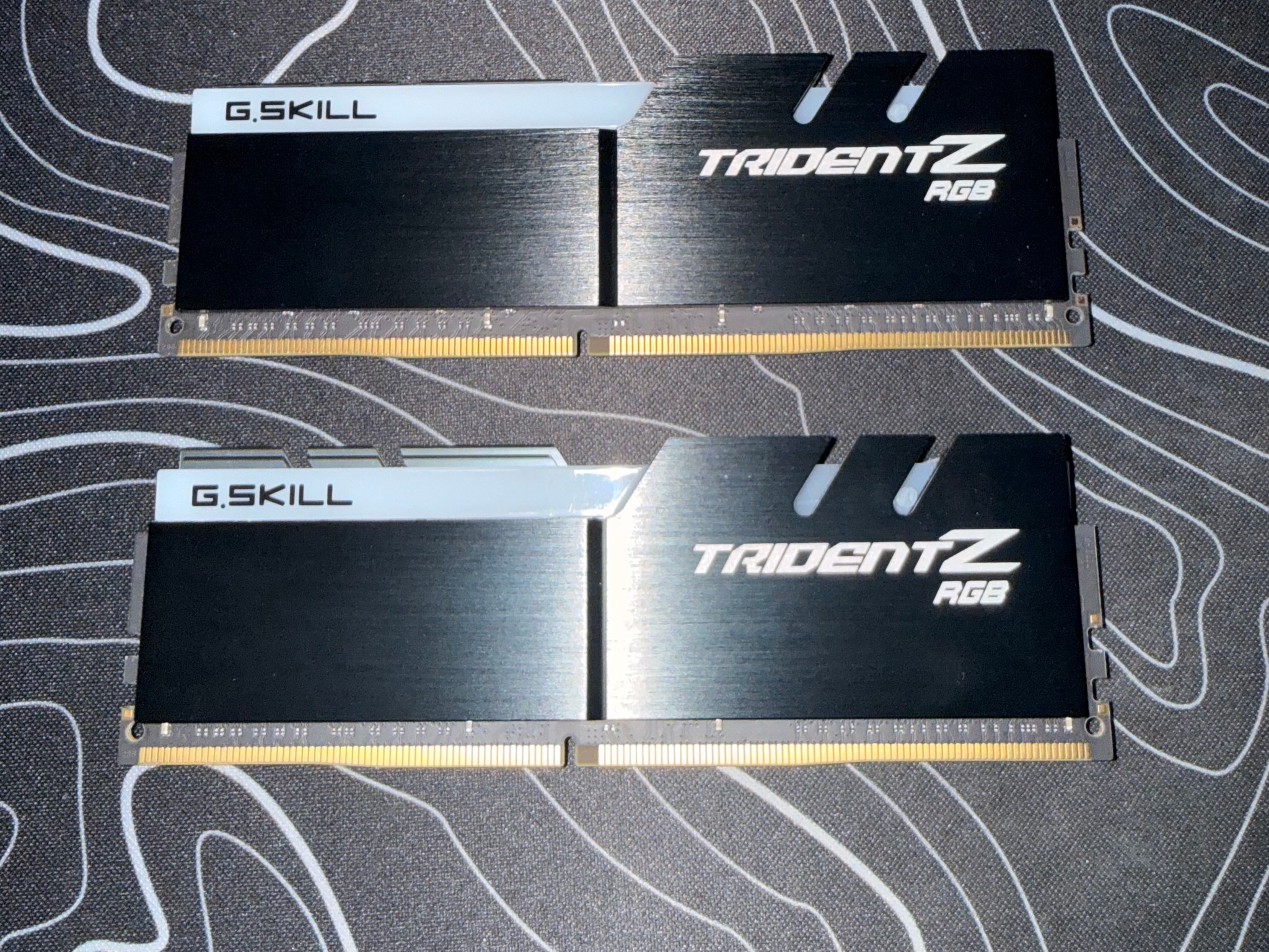 G.SKILL Trident Z RGB 32GB (2x16GB) DDR4-3200MHZ DIMM
