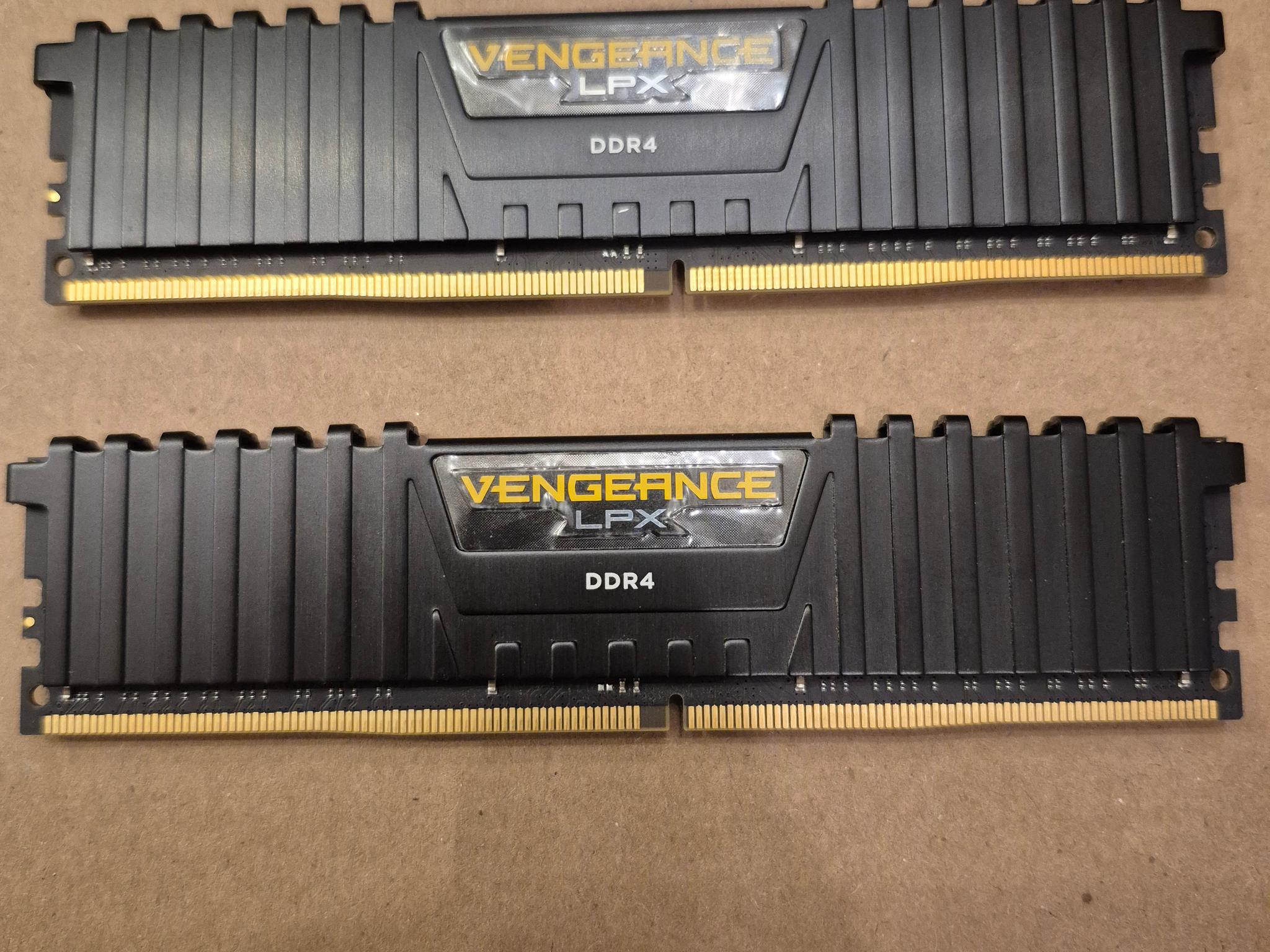 Corsair Vengeance LPX 32GB (2x16GB) DDR4 3200MHz C16