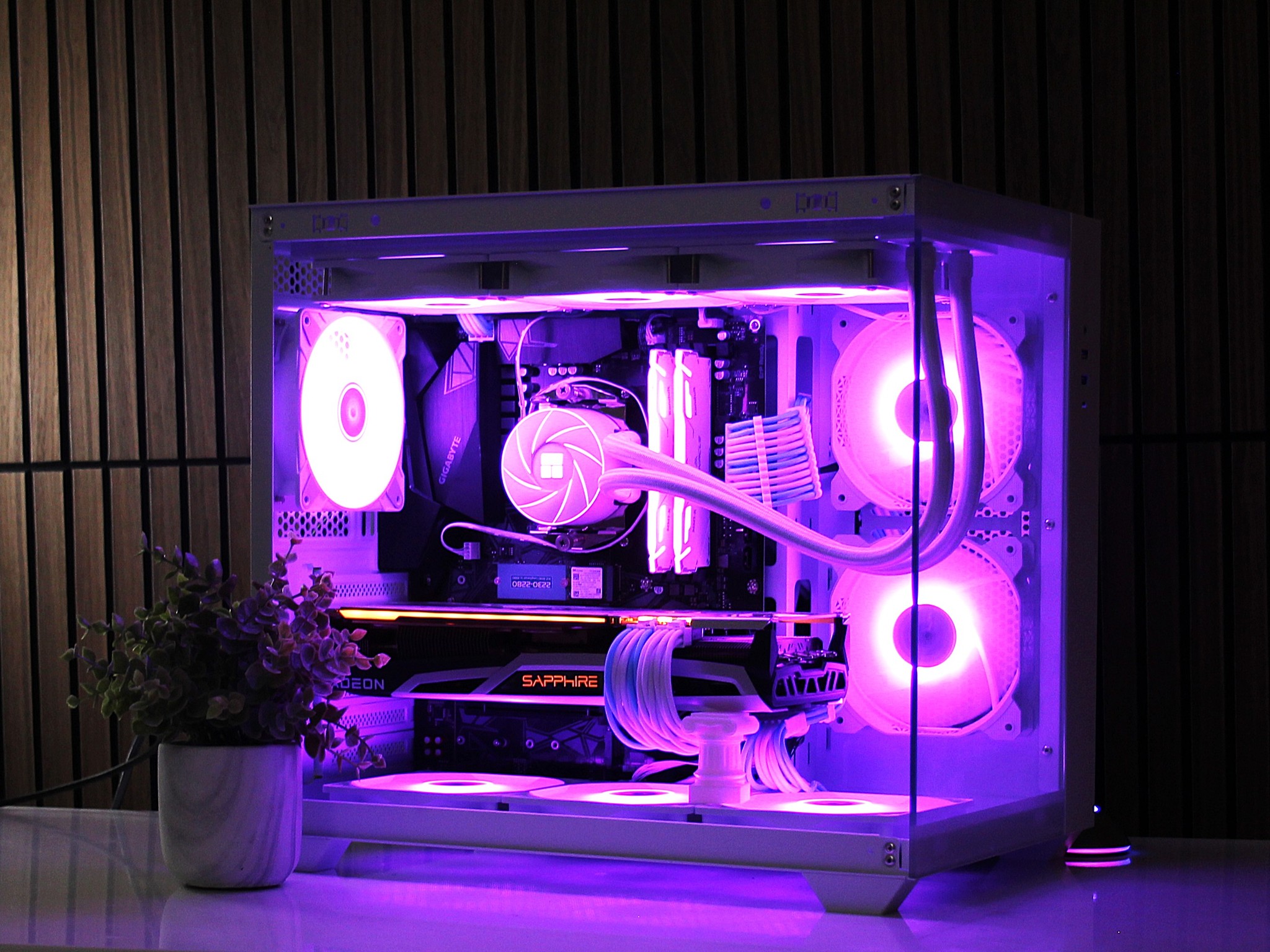 White 💻 Rx6900XT Gaming PC 💻| Ryzen 7 5800XT | 1TB NVME | 32GB RAM | B550 | Windows 11 | 850W