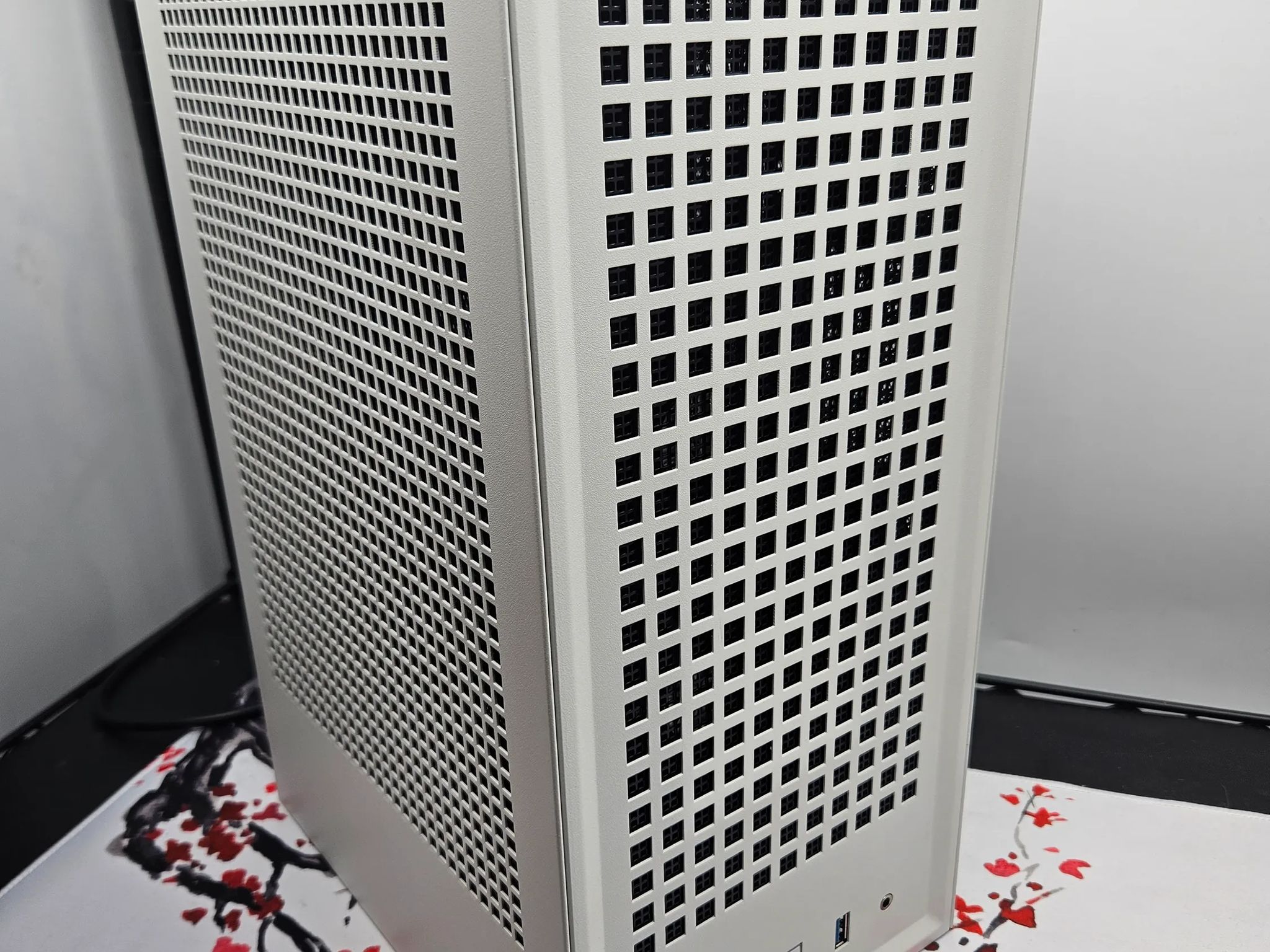 Small Form Factor SALE Ryzen 5 5500 / 16GB DDR4 / 1TB SSD / RTX 3060