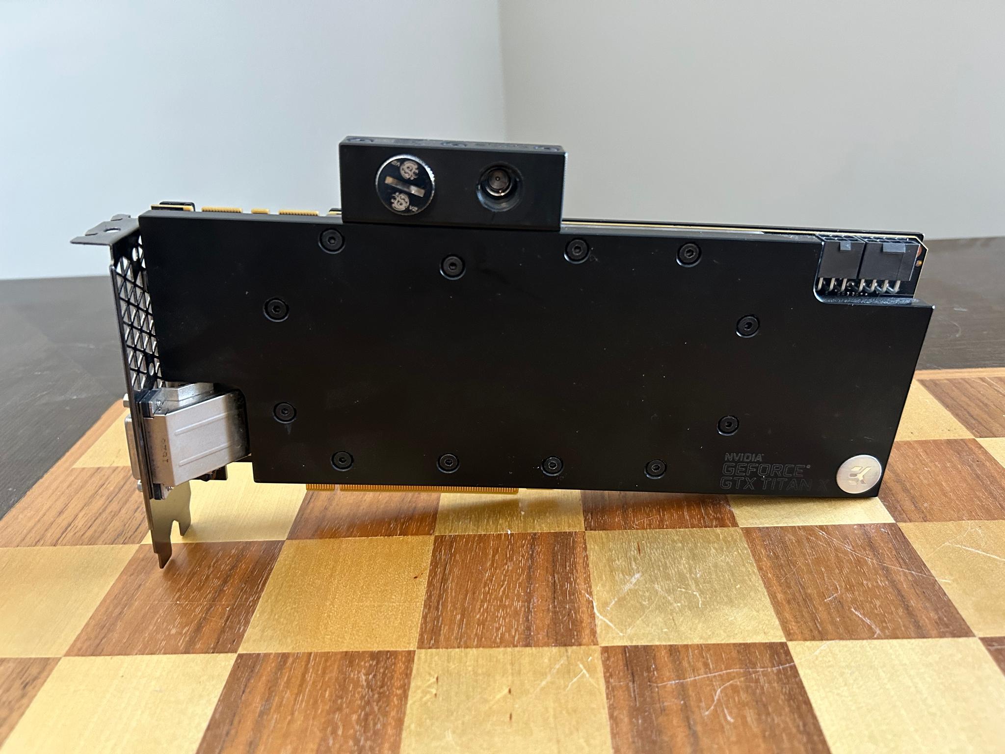 Nvidia GTX Titan X (Pascal) with Air Cooler and EK Waterblock!