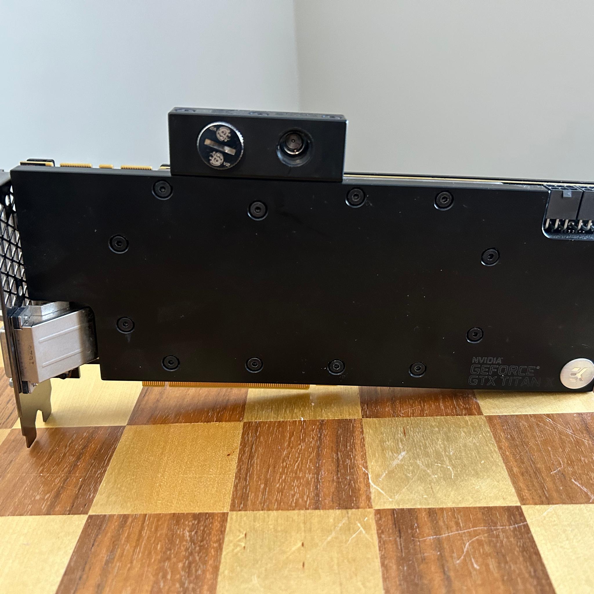 Nvidia GTX Titan X (Pascal) with Air Cooler and EK Waterblock!