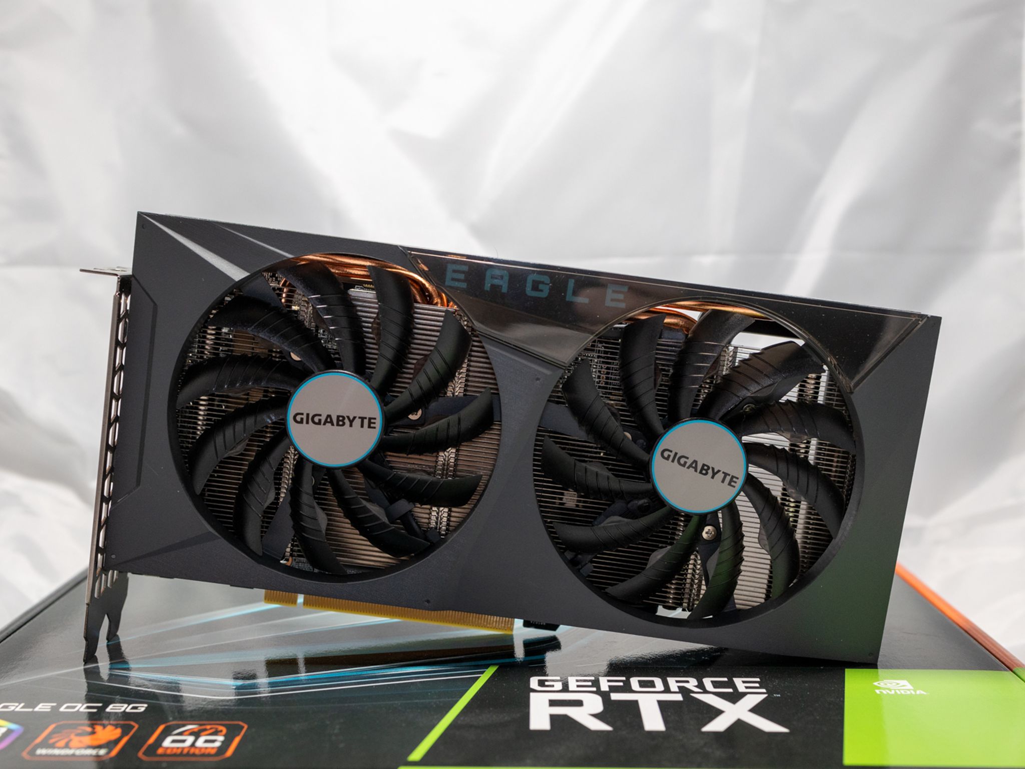 GIGABYTE - NVIDIA GeForce RTX 3060 Ti EAGLE OC 8G