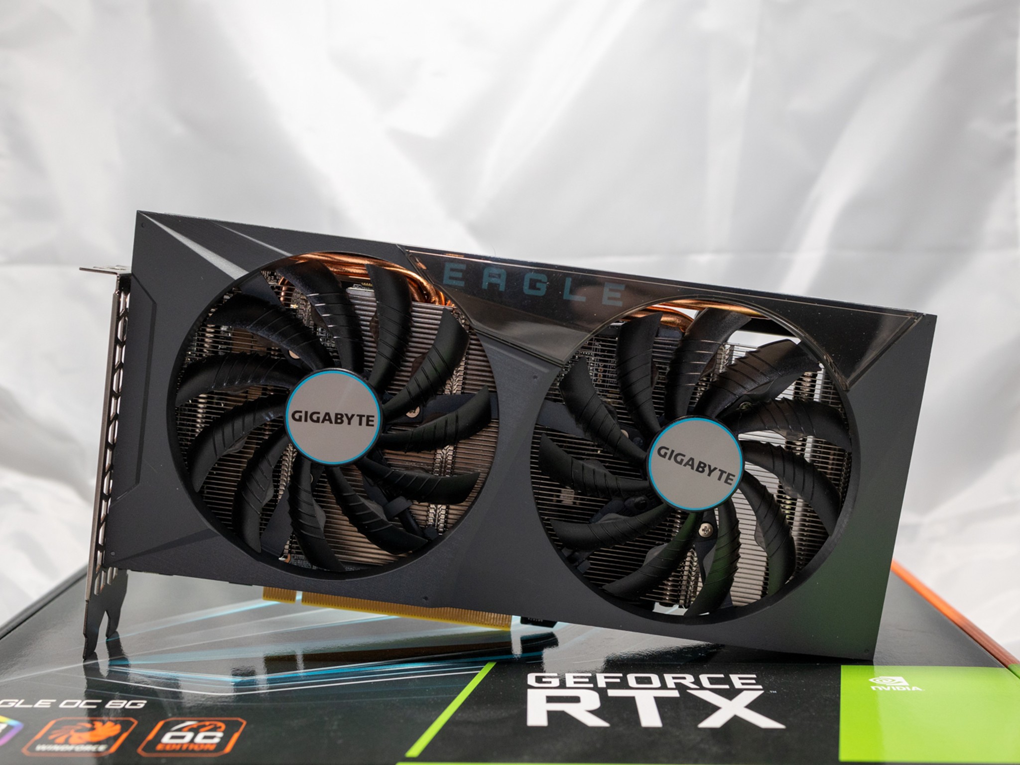 GIGABYTE - NVIDIA GeForce RTX 3060 Ti EAGLE OC 8G