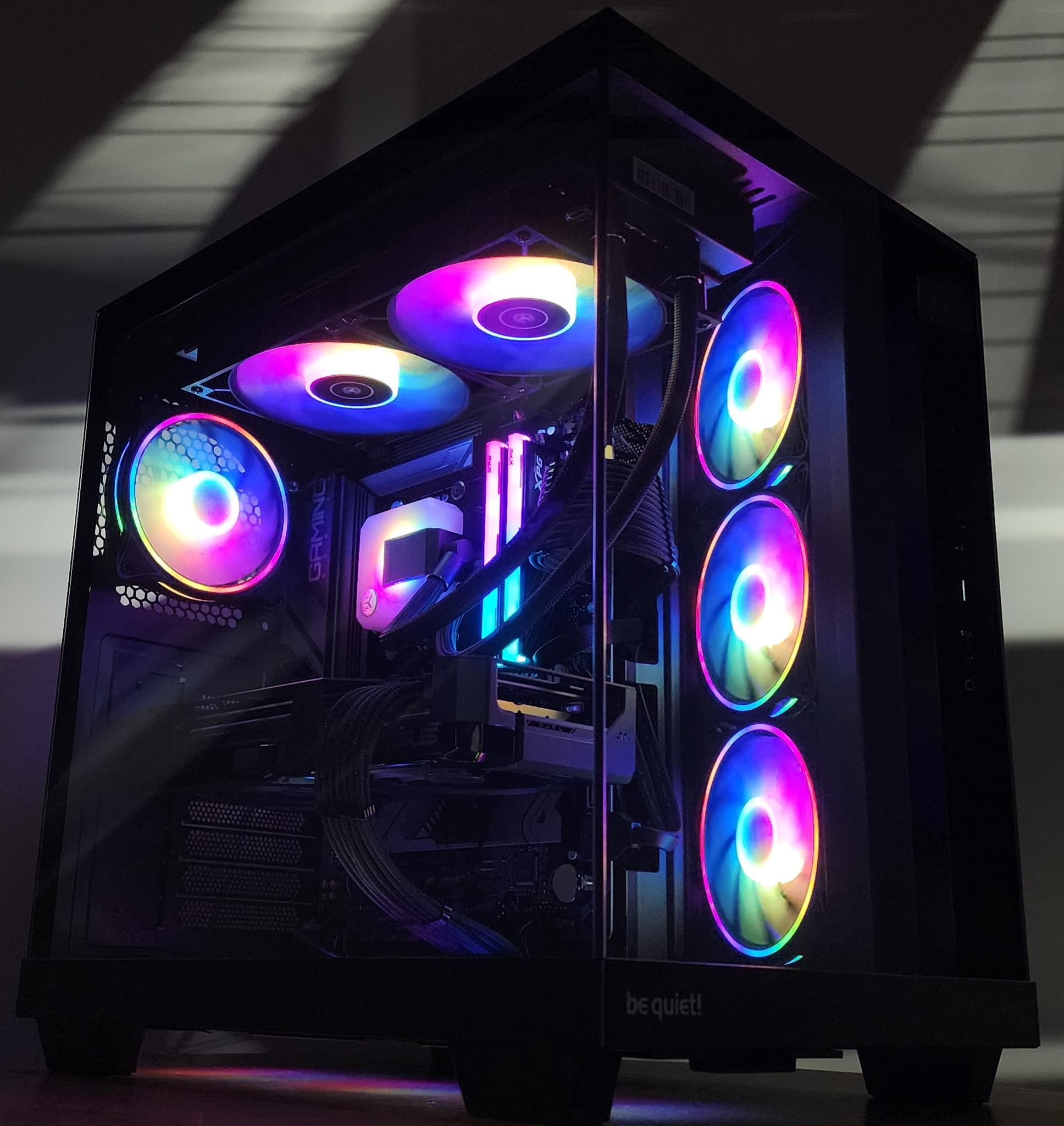 Gaming PC Ryzen 7 7700 32GB RAM 2TB SSD RX 7700 XT 12GB Win11 Computer