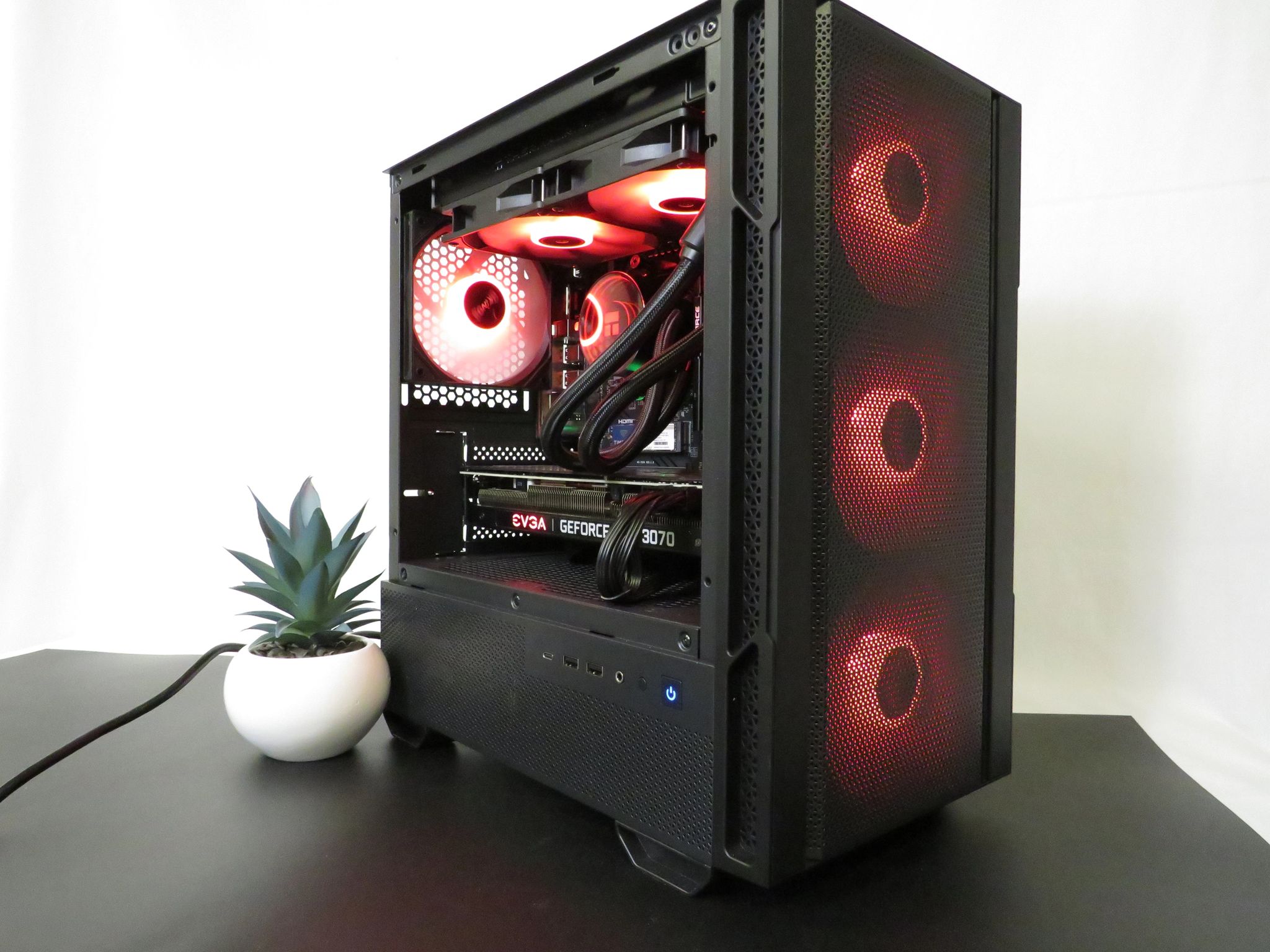 Compact POWER! Ryzen 5 7400F + EVGA RTX 3070 XC3 + 32 GB DDR5 RAM + 1 TB NVME