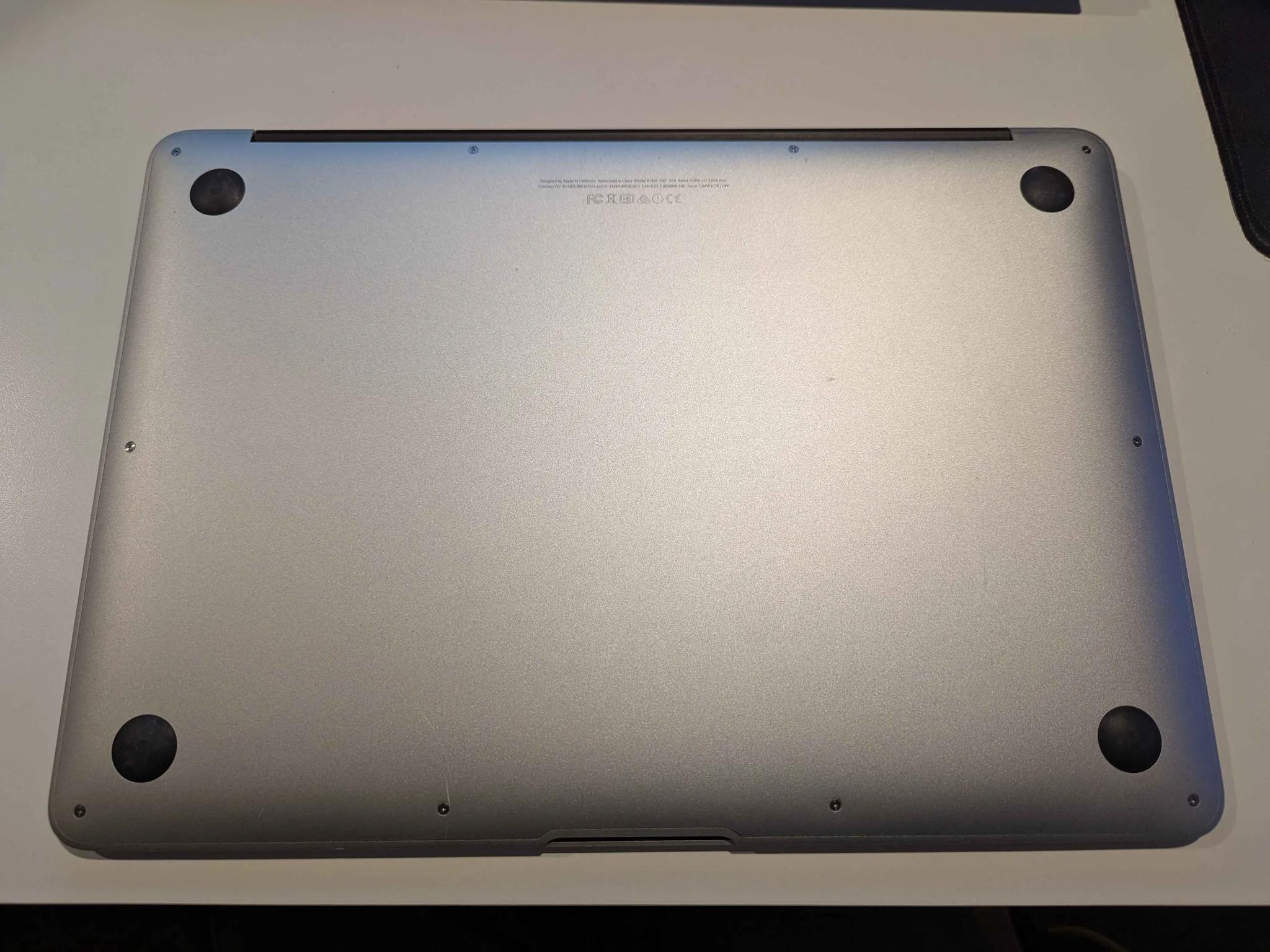 MacBook Air (13-inch, 2017)