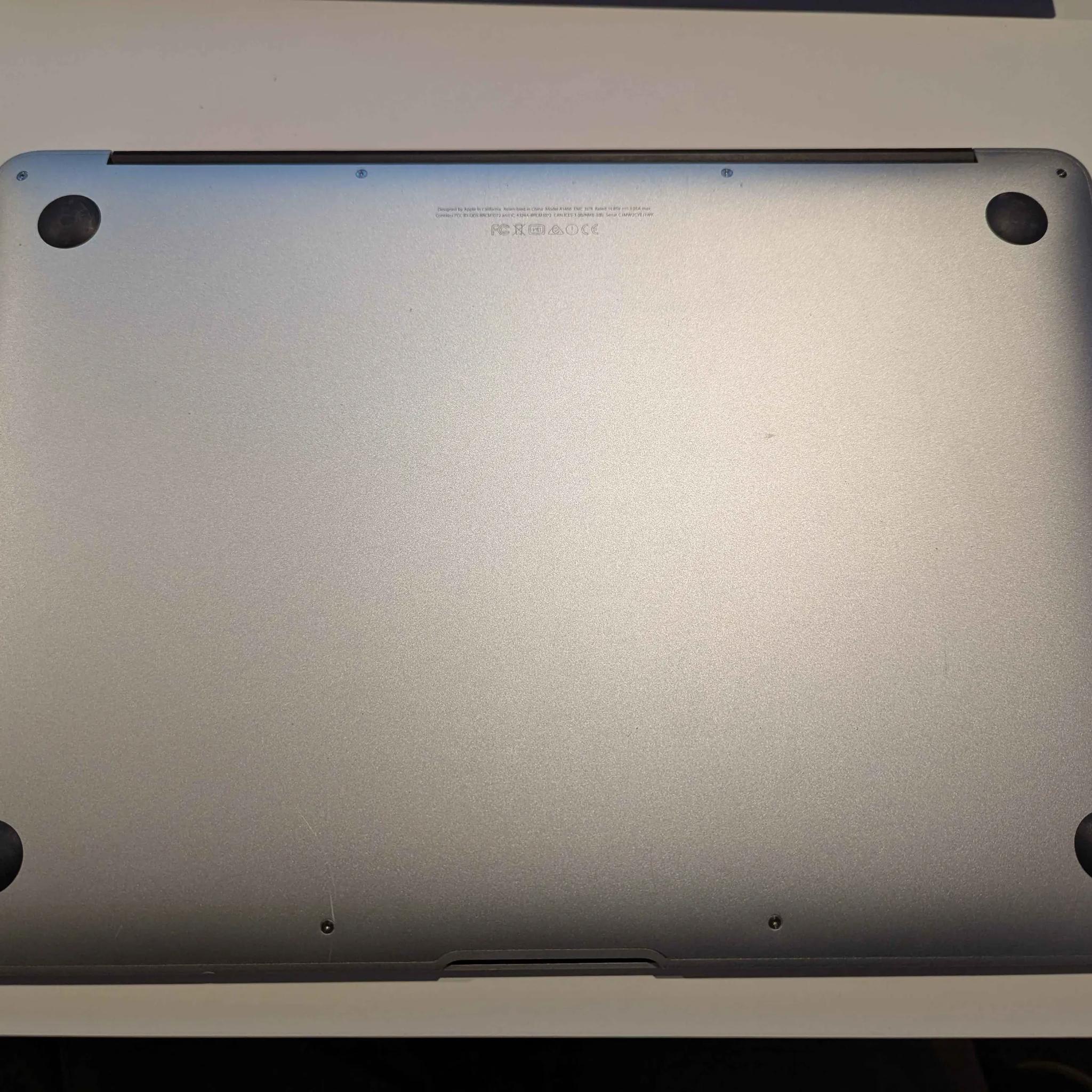 MacBook Air (13-inch, 2017)