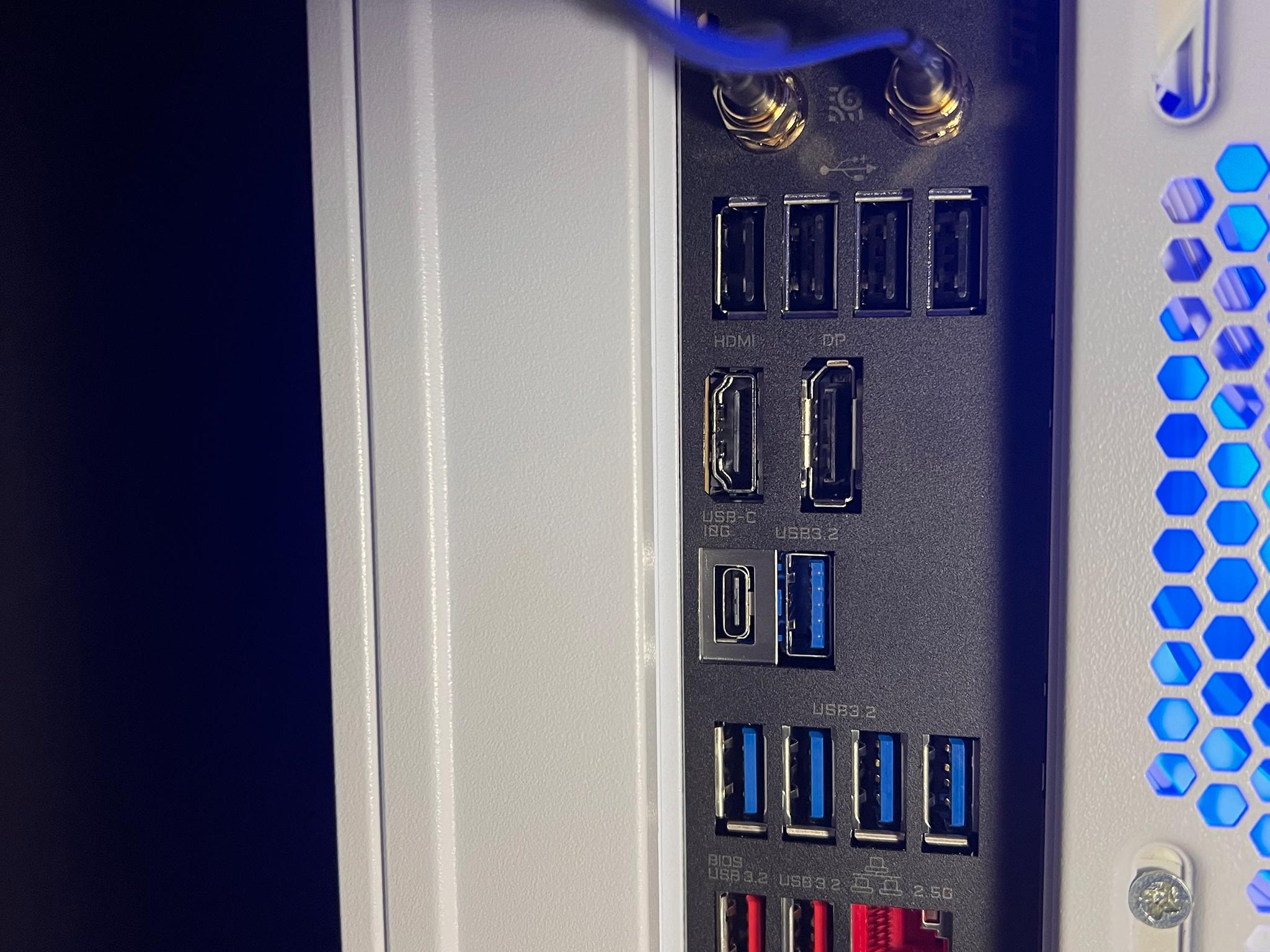 white and black 7800x3d 4080super 32g ddr5 6000mhz please read description