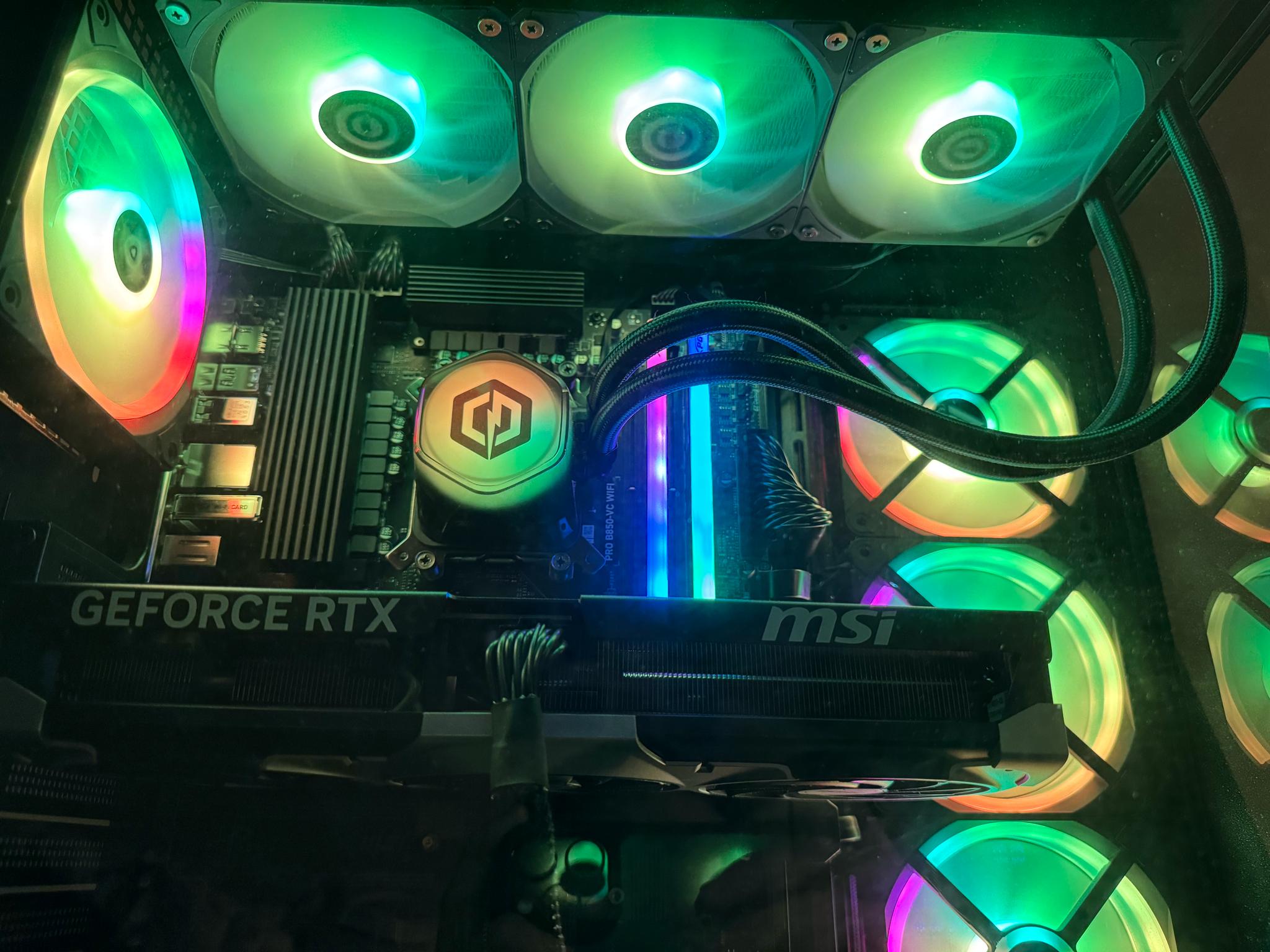 [CyberPowerPC SLC7700WS] | Ryzen 7 9800X3D | RTX 5070 Ti (16GB) | 32GB DDR5 | 2TB NVMe