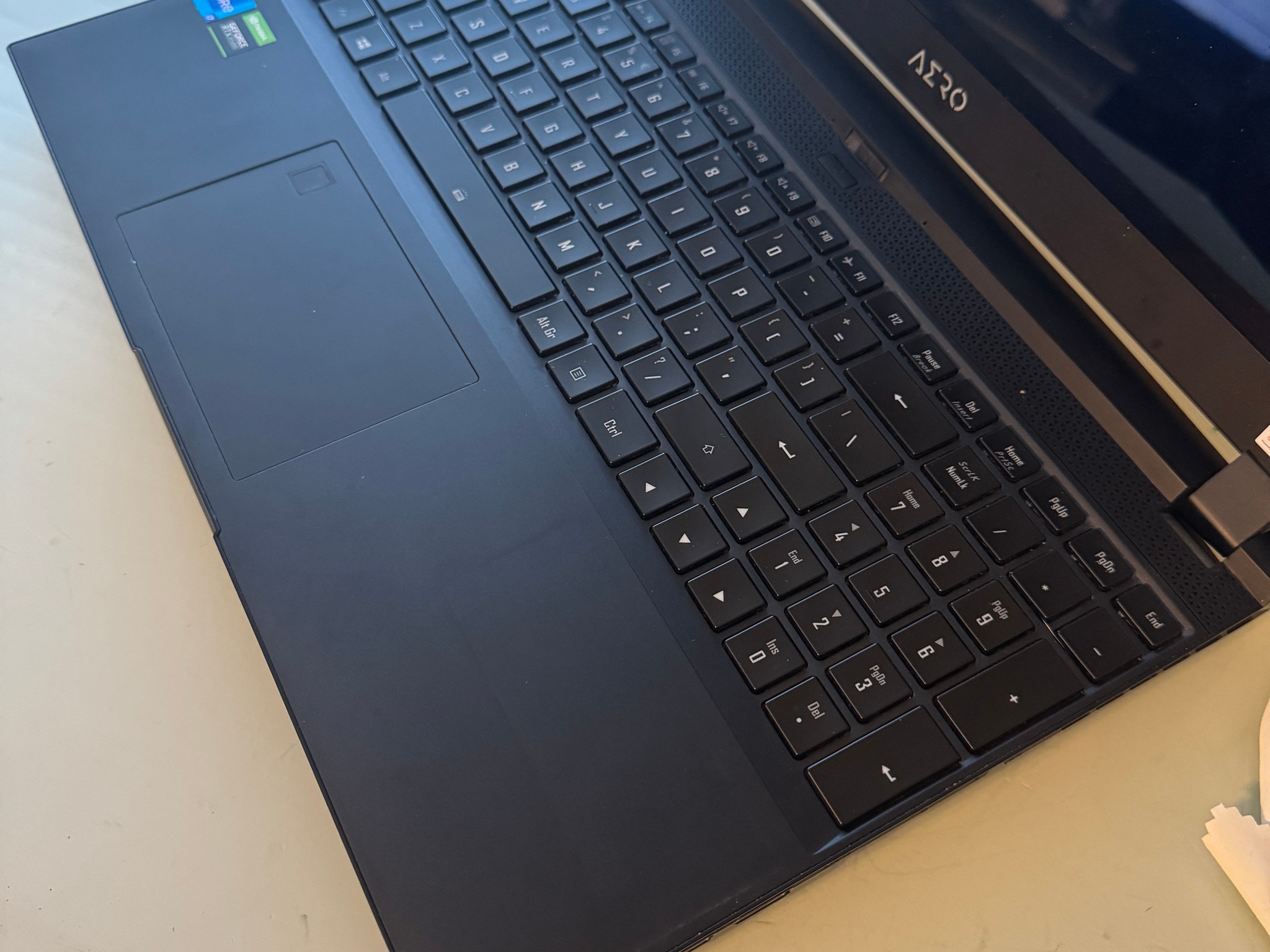 GIGABYTE Aero 15.6" 4K OLED Laptop - Intel Core i7-11800H - 16GB - NVIDIA GeForce RTX 3060 1TB SSD