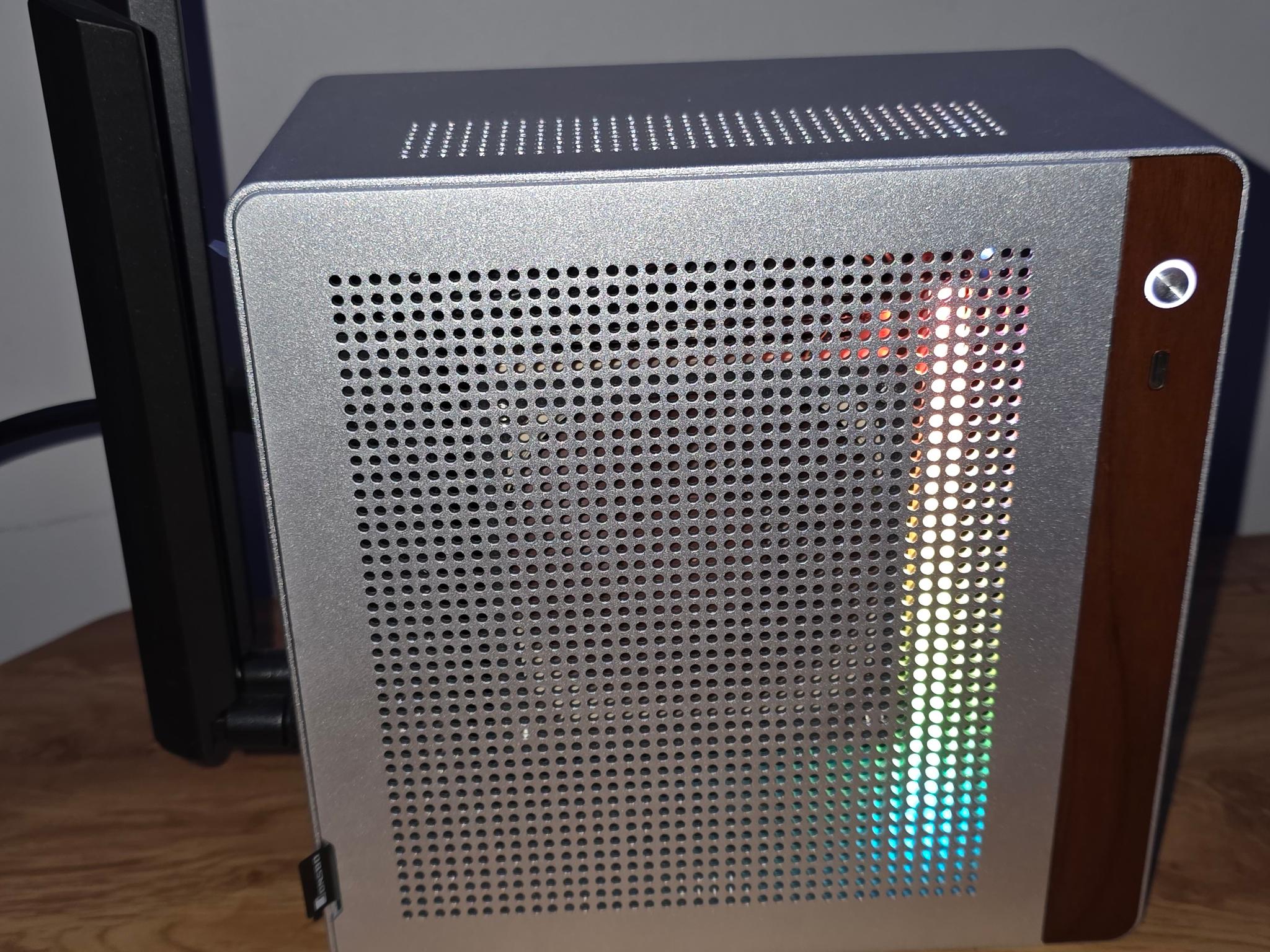 Custom Mini-ITX 4.5L Gaming PC Build