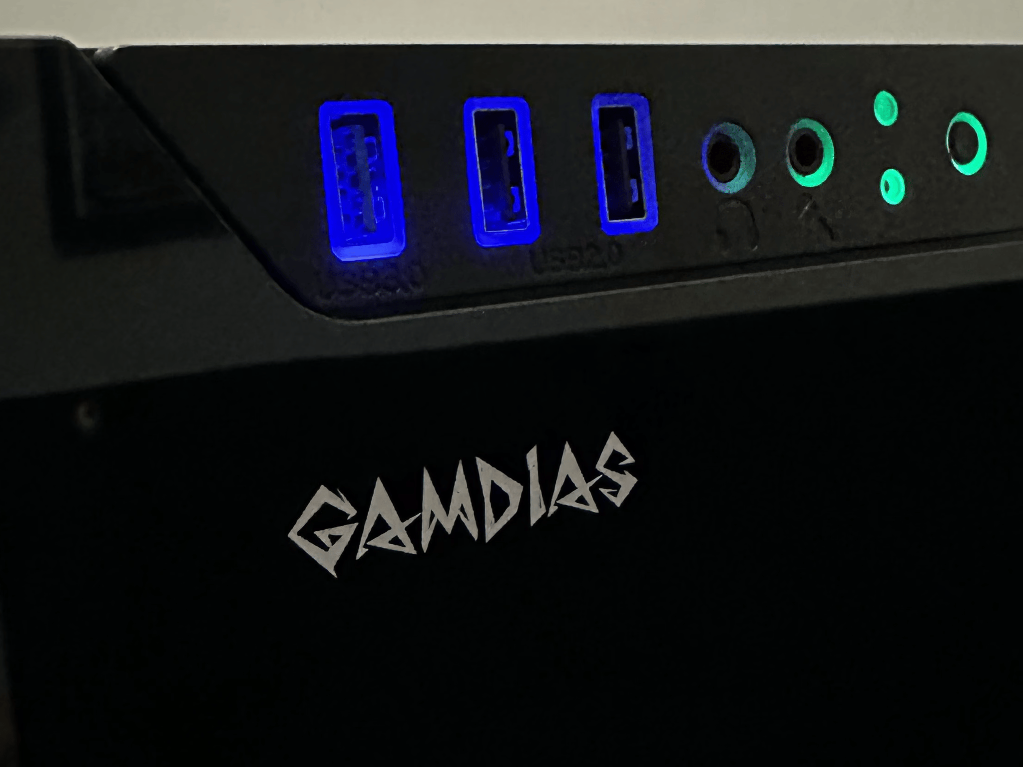 "Solar" Gaming PC - RX 6650XT + Ryzen 5 5500 + 16gb RAM