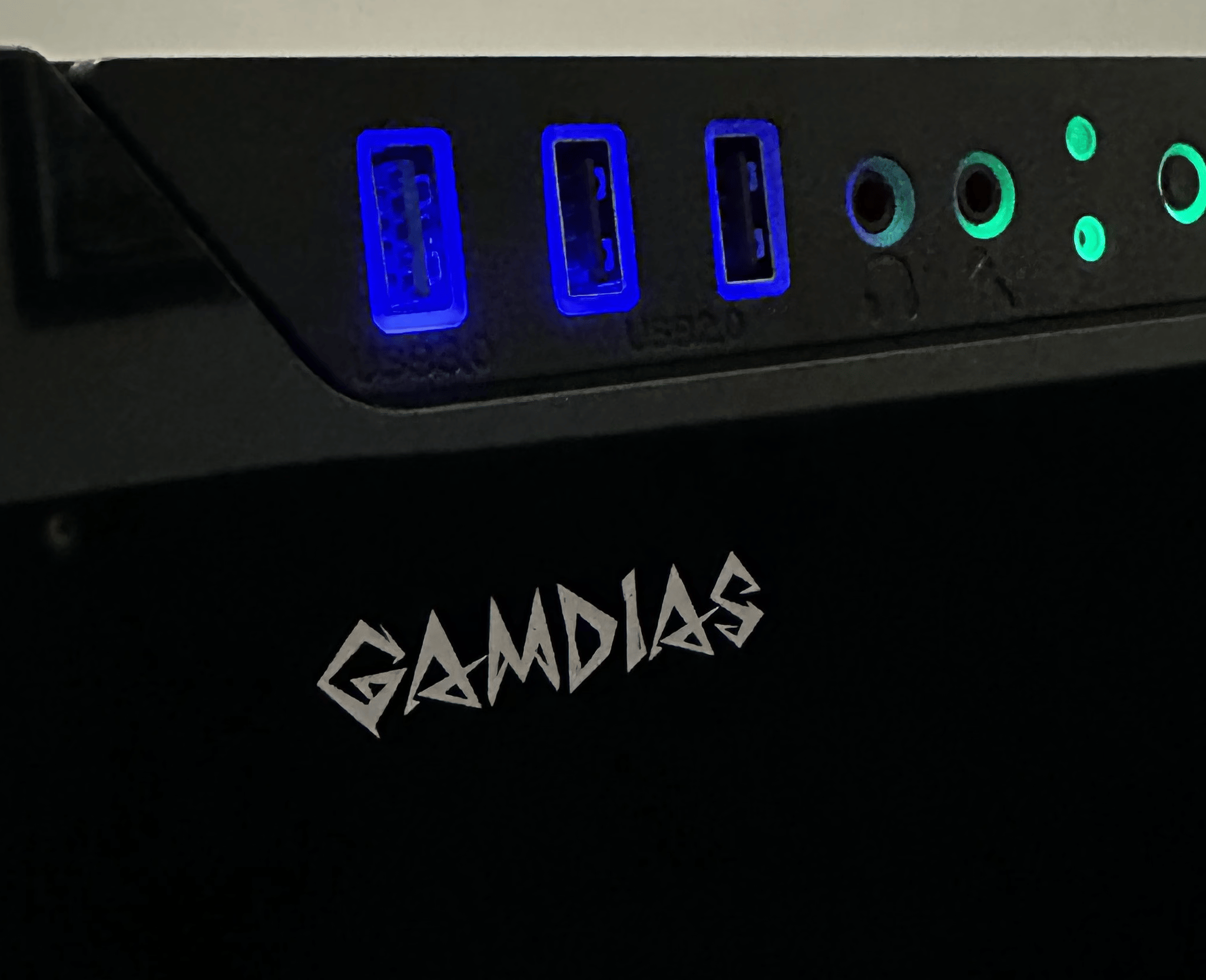 "Solar" Gaming PC - RX 6650XT + Ryzen 5 5500 + 16gb RAM